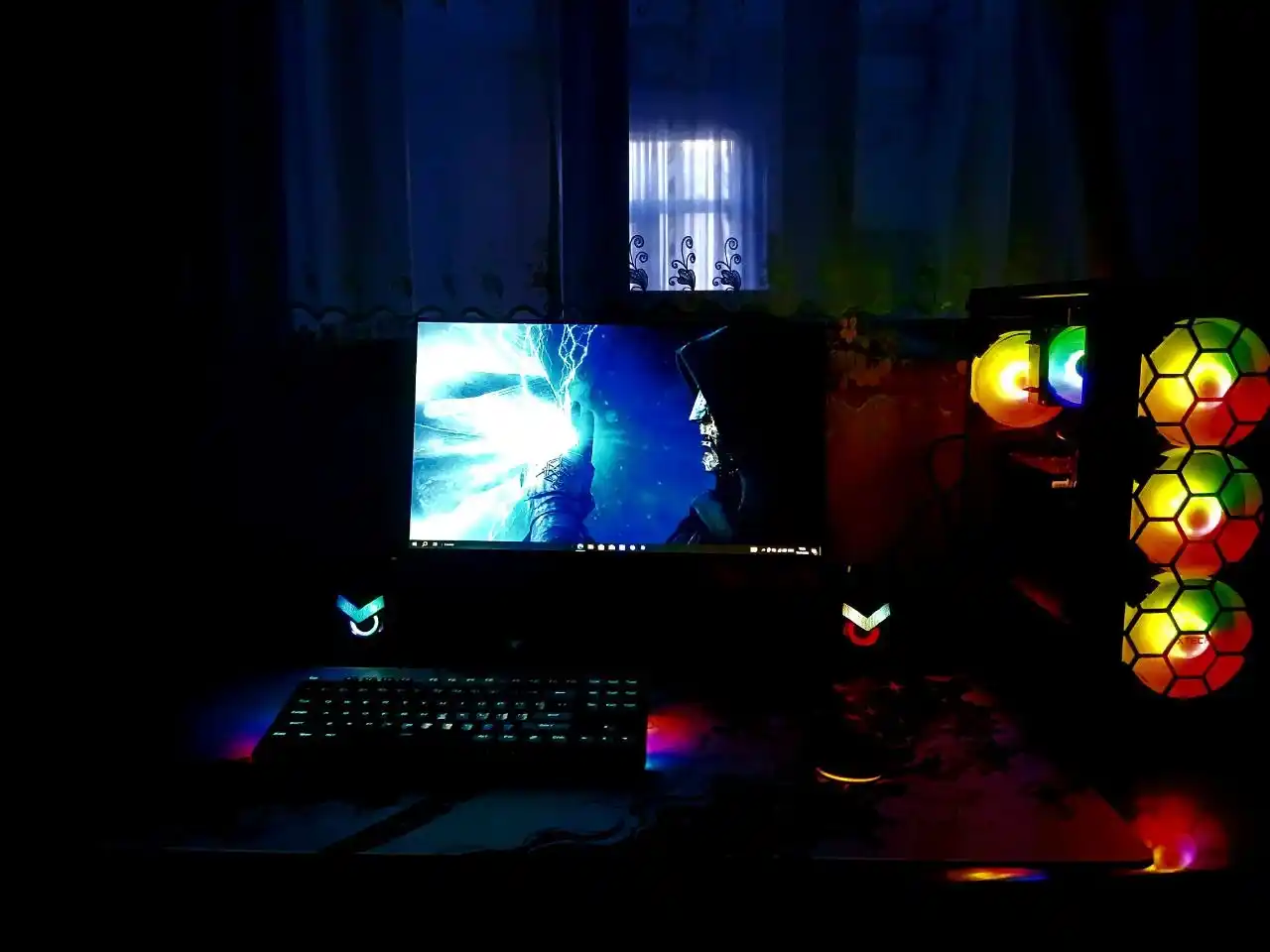 O'yin kompyuteri. Core i7, 16 GB operativ xotira, 512 GB SSD, AMD RADEON RX 580 8 GB