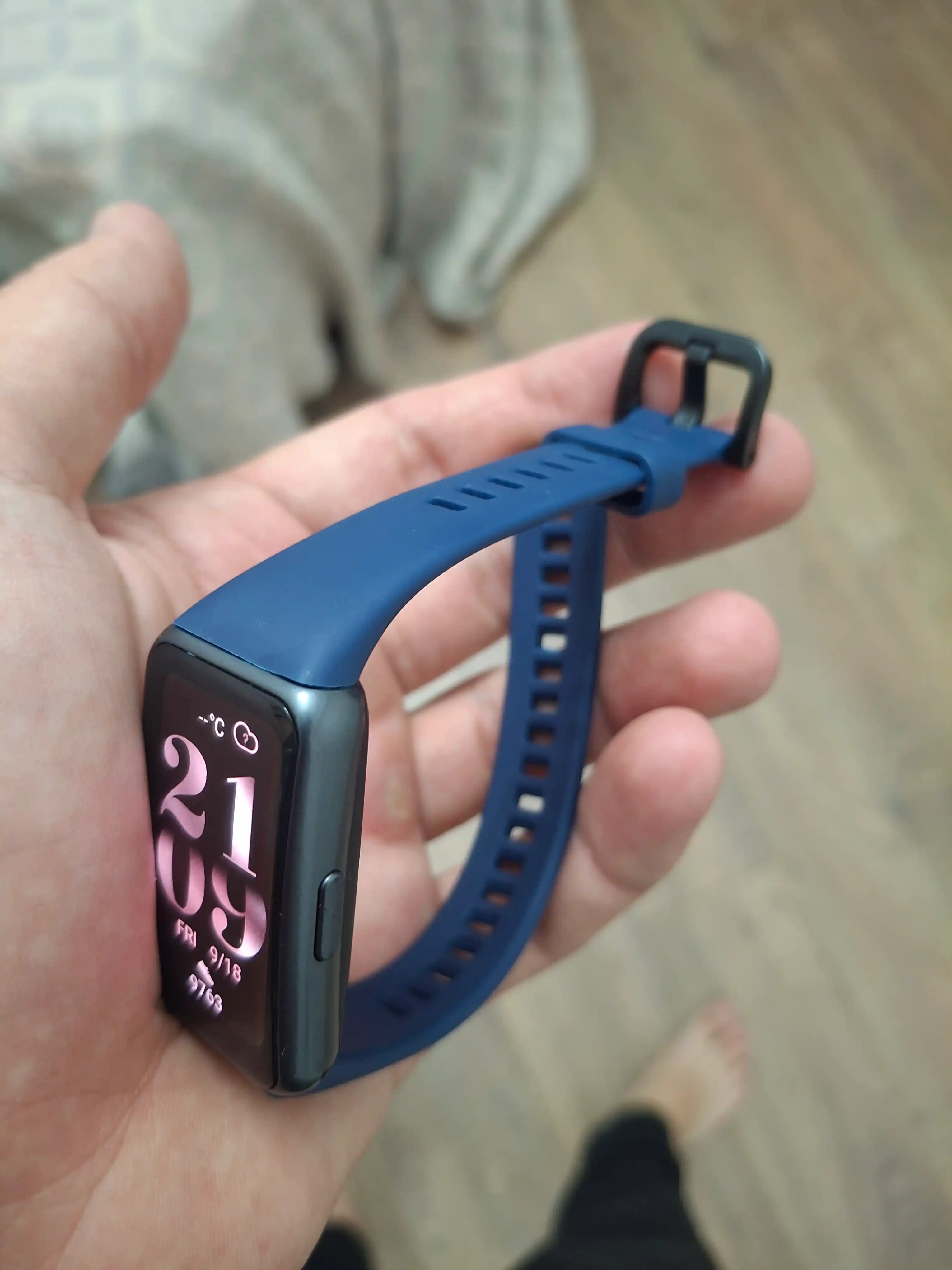 Huawei Band 6, 7, 8, 9, 10 uchun tasma, remeshok, silikon