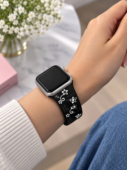 Ремешок для Apple Watch чёрный силиконовый с белым узором, 38/40/41/42 и 42/44/45/46/49мм - 