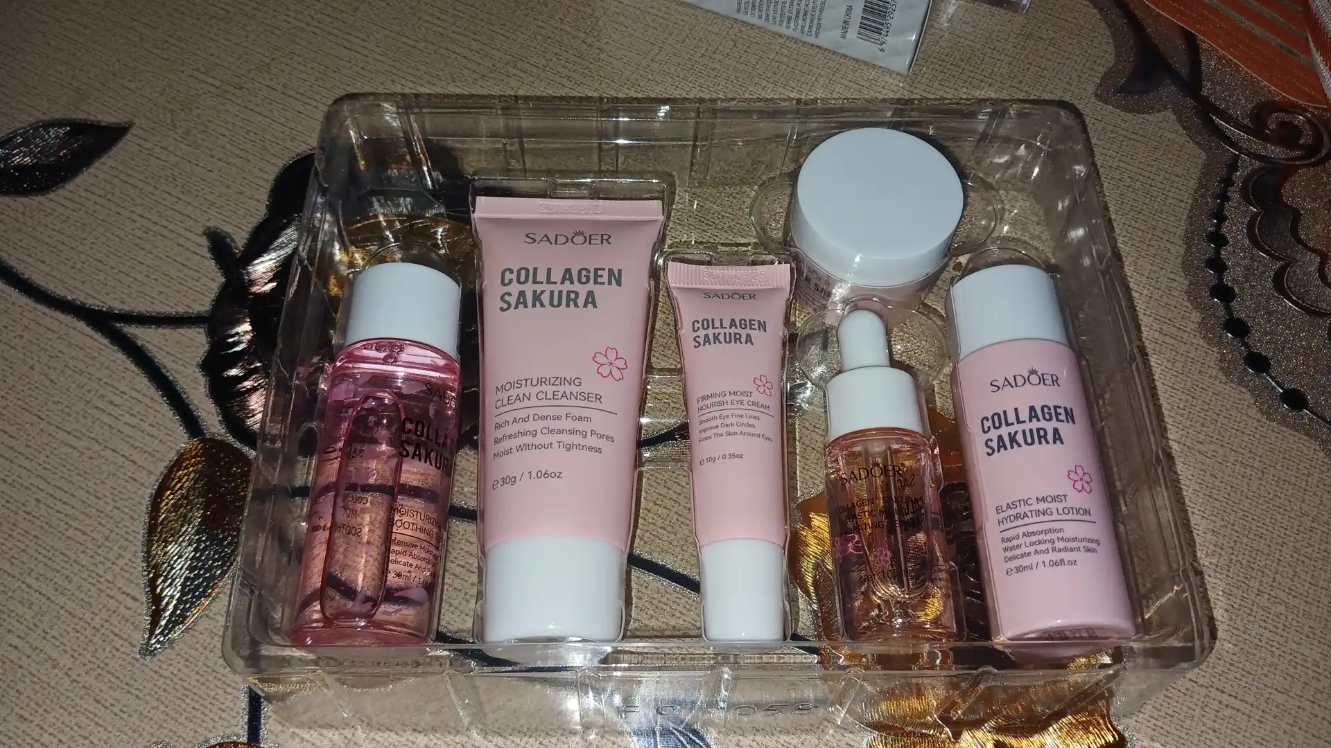 SADOER Collagen Sakura yuz parvarishi to‘plami 6 dona, kollagen va sakura ekstrakti bilan
