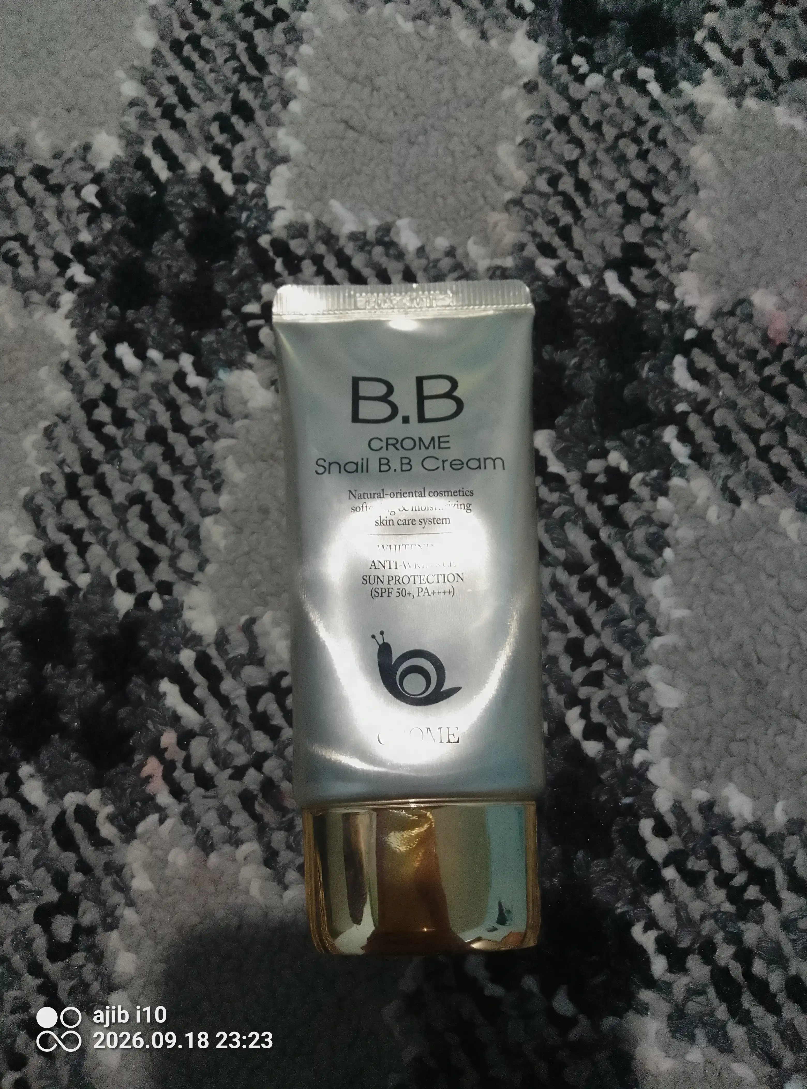 CROME SNAIL BB krem SPF50, с муцином улитки, отбеливающий тональный крем
