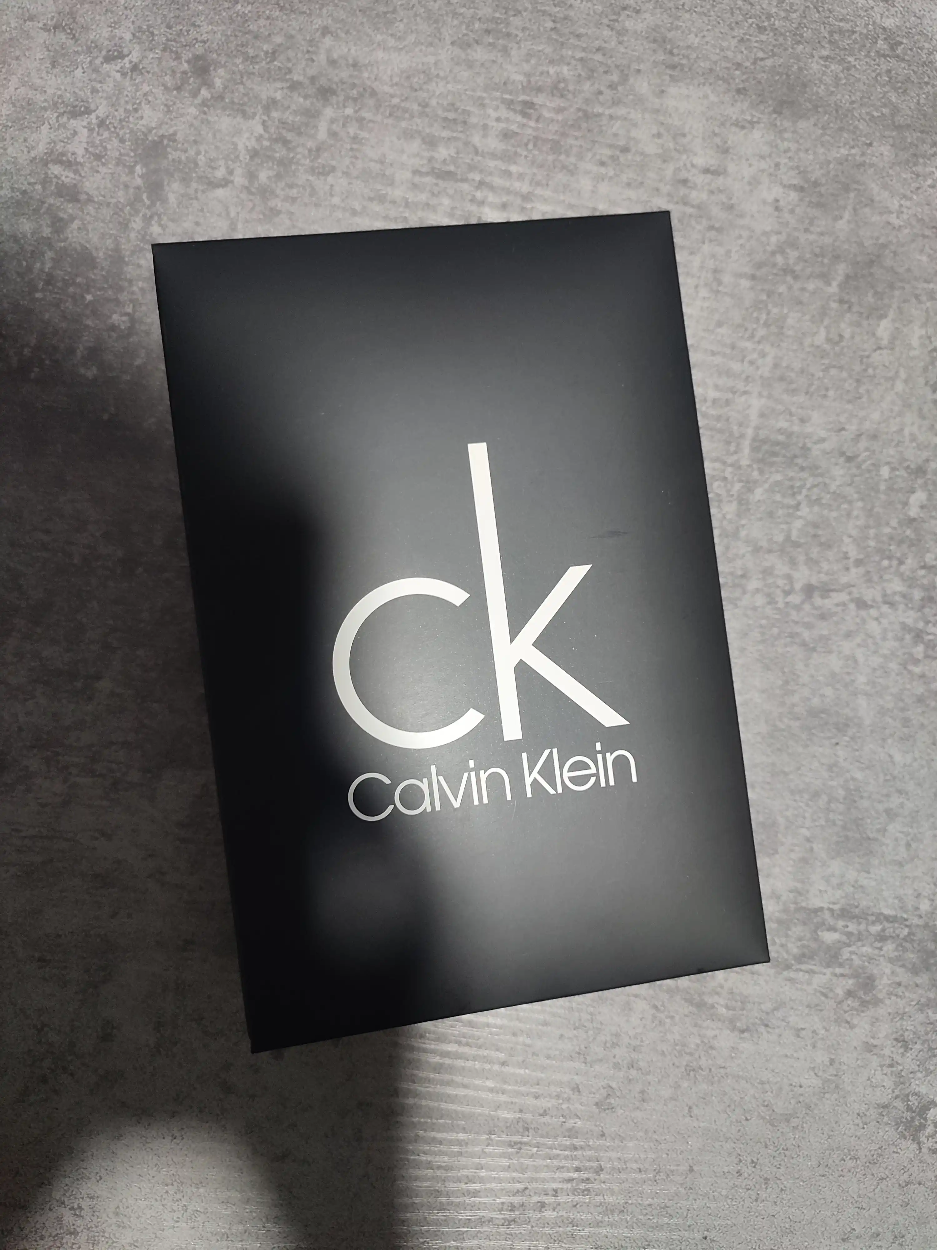 Calvin Klein erkaklar trusiklari, 3 donalik to‘plam bokserlar, sovg‘a qutisida, 93% paxta