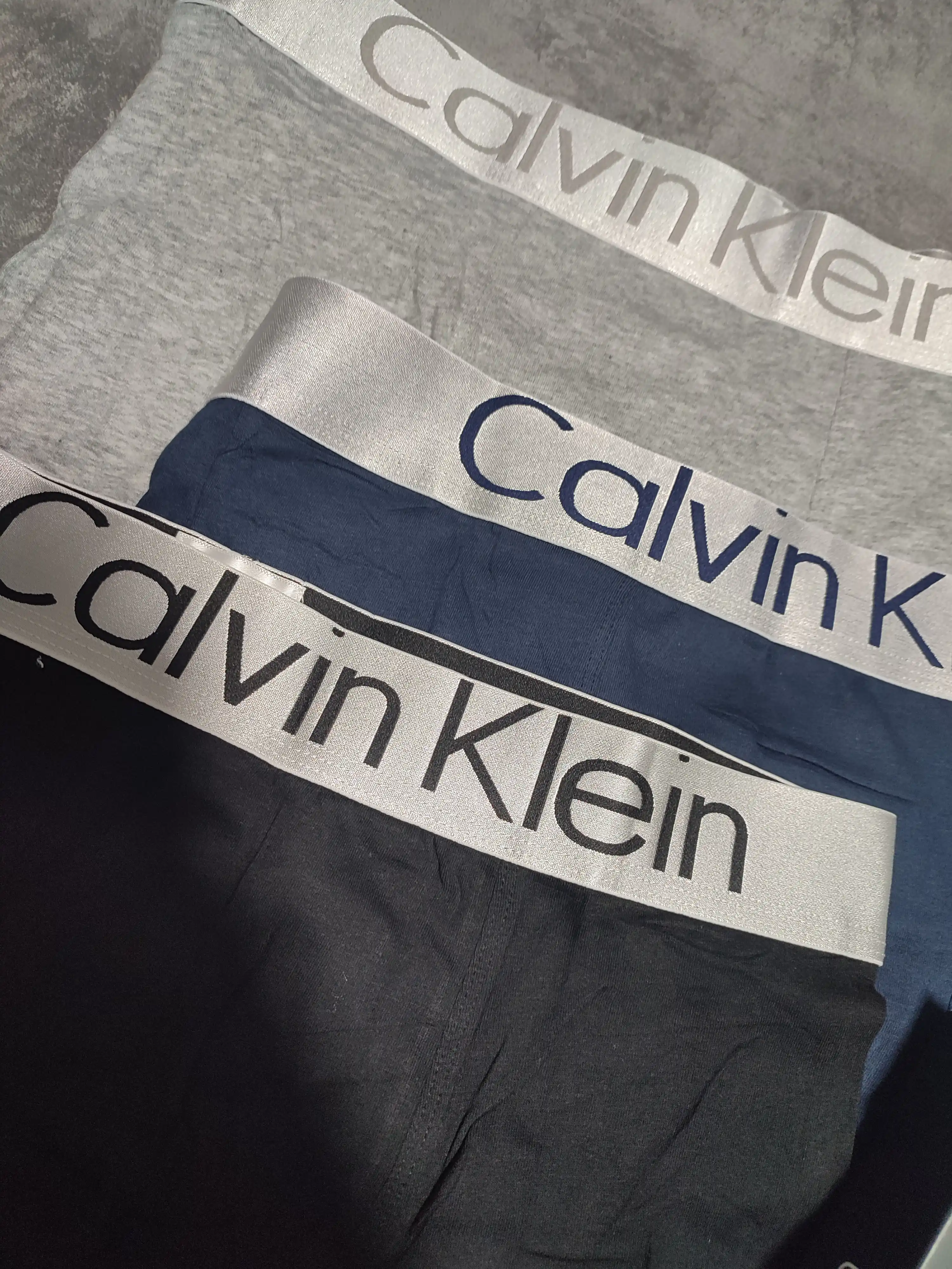 Calvin Klein erkaklar trusiklari, 3 donalik to‘plam bokserlar, sovg‘a qutisida, 93% paxta