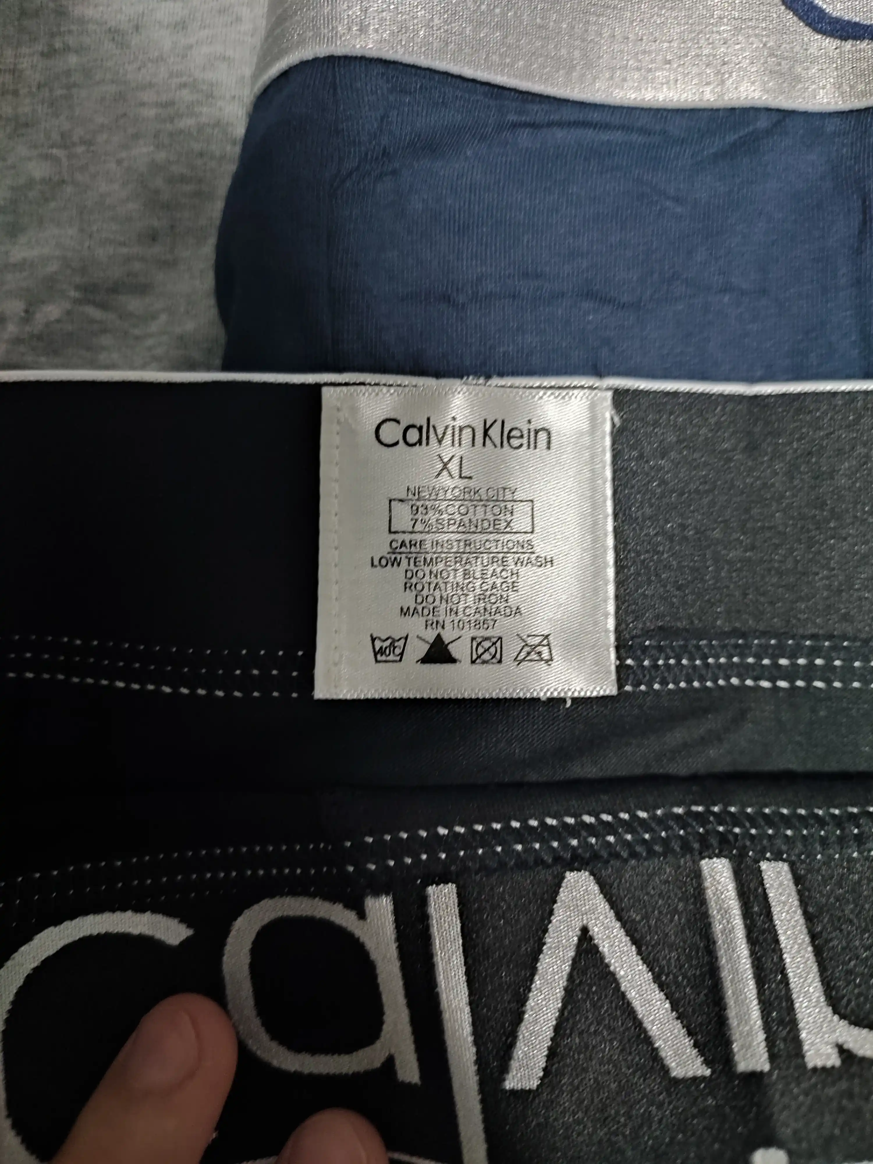 Calvin Klein erkaklar trusiklari, 3 donalik to‘plam bokserlar, sovg‘a qutisida, 93% paxta