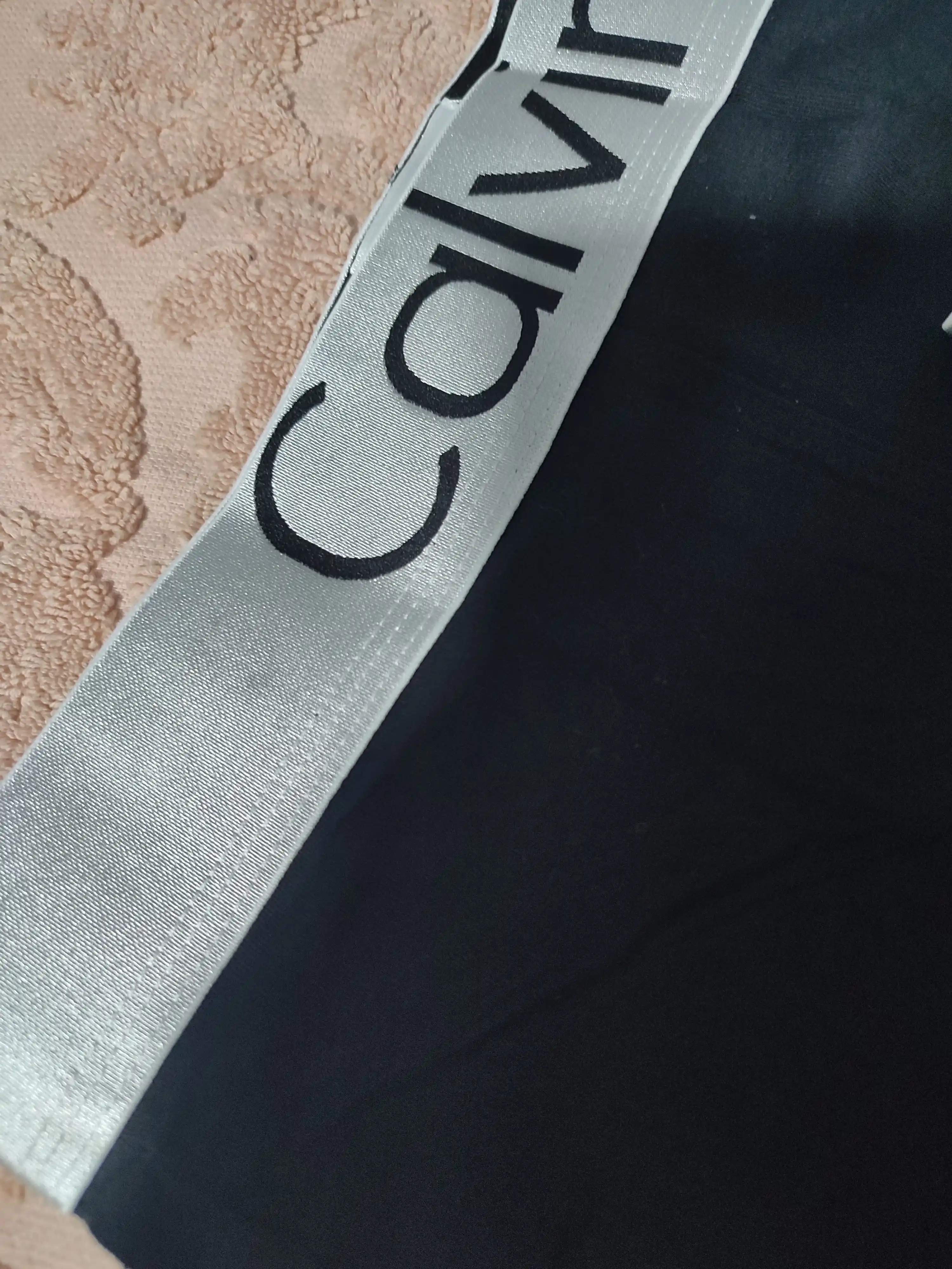 Calvin Klein erkaklar trusiklari, 3 donalik to‘plam bokserlar, sovg‘a qutisida, 93% paxta