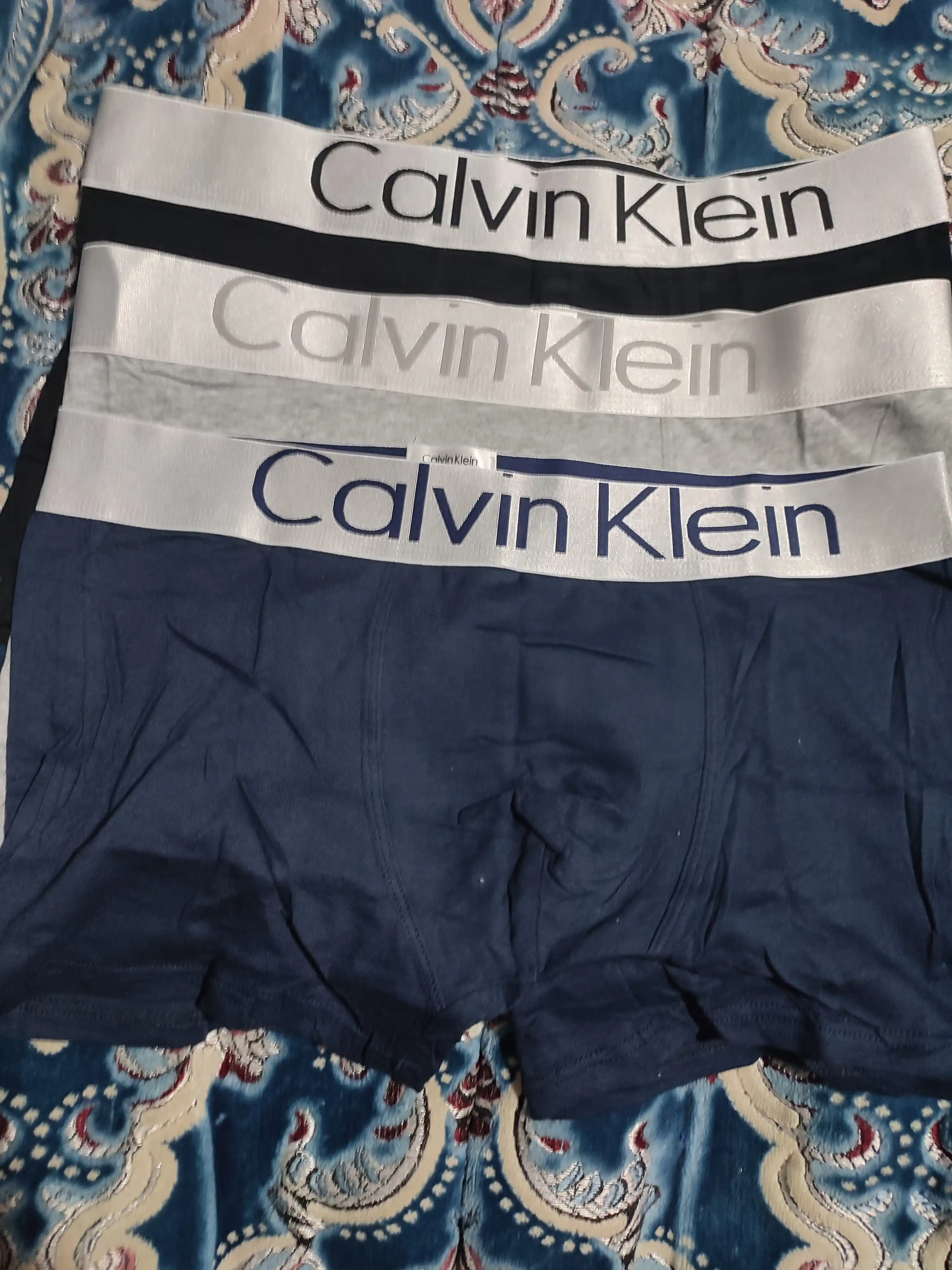 Calvin Klein erkaklar trusiklari, 3 donalik to‘plam bokserlar, sovg‘a qutisida, 93% paxta