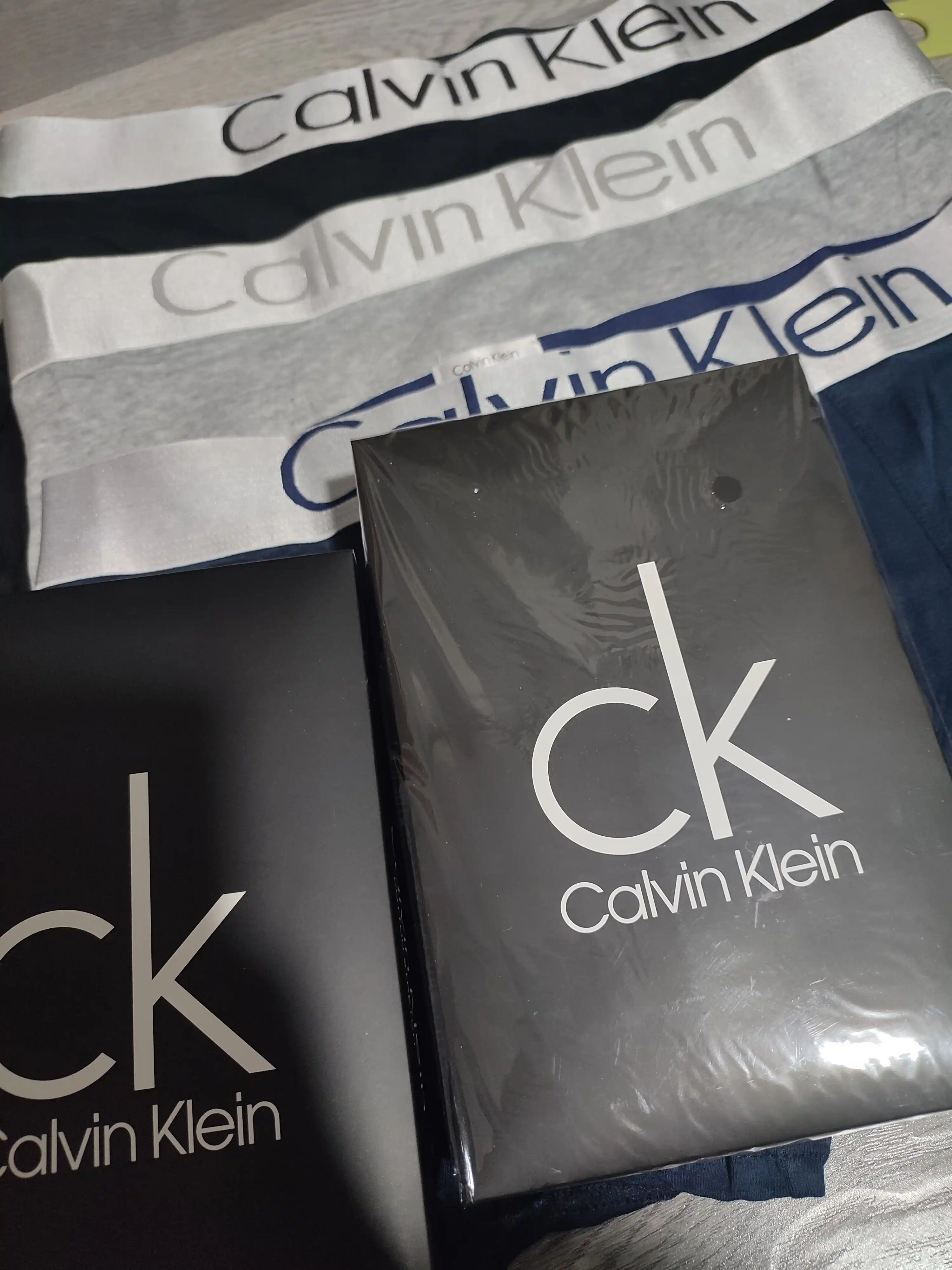 Calvin Klein erkaklar trusiklari, 3 donalik to‘plam bokserlar, sovg‘a qutisida, 93% paxta