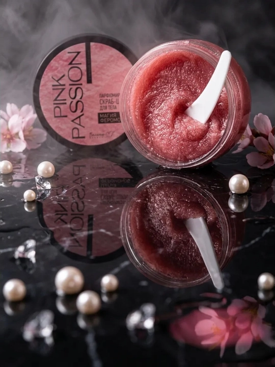 Парфюмированный скраб-шиммер для тела Pink Passion Магия феромонов, 200 г
