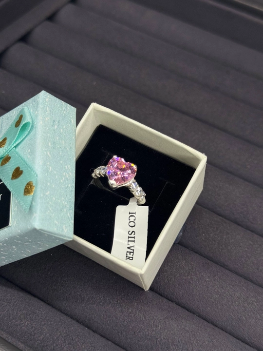 Кольцо из серебра 925 пробы — подарок для девушек и женщин