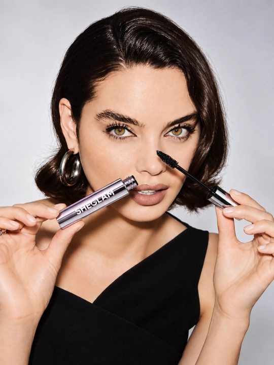 Удлиняющая чёрная тушь для ресниц SHEGLAM