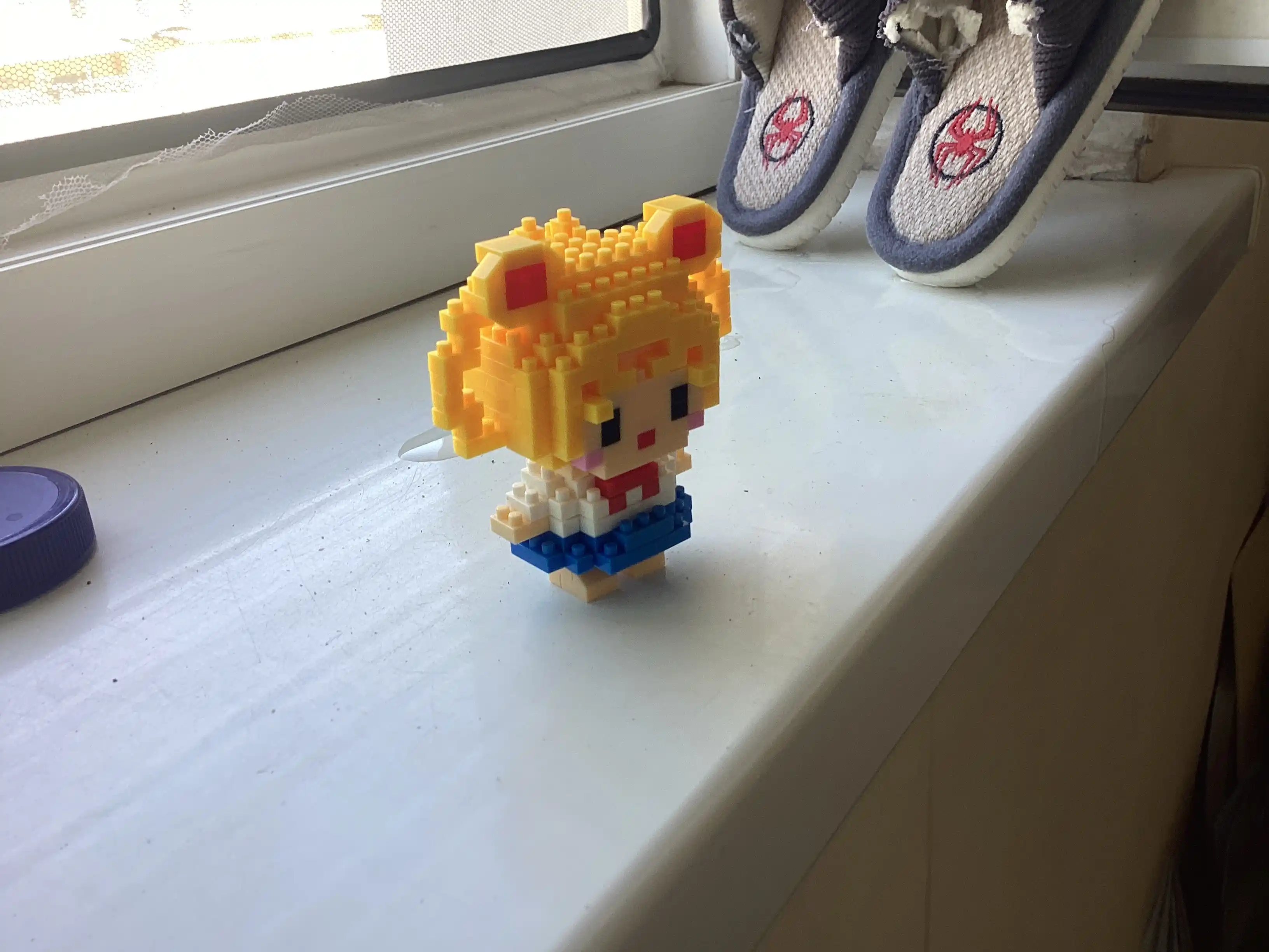 Konstruktor 3D blok, mini Lego, bolalar va kattalar uchun o'yinchoq jumboq, raqamlar sariq