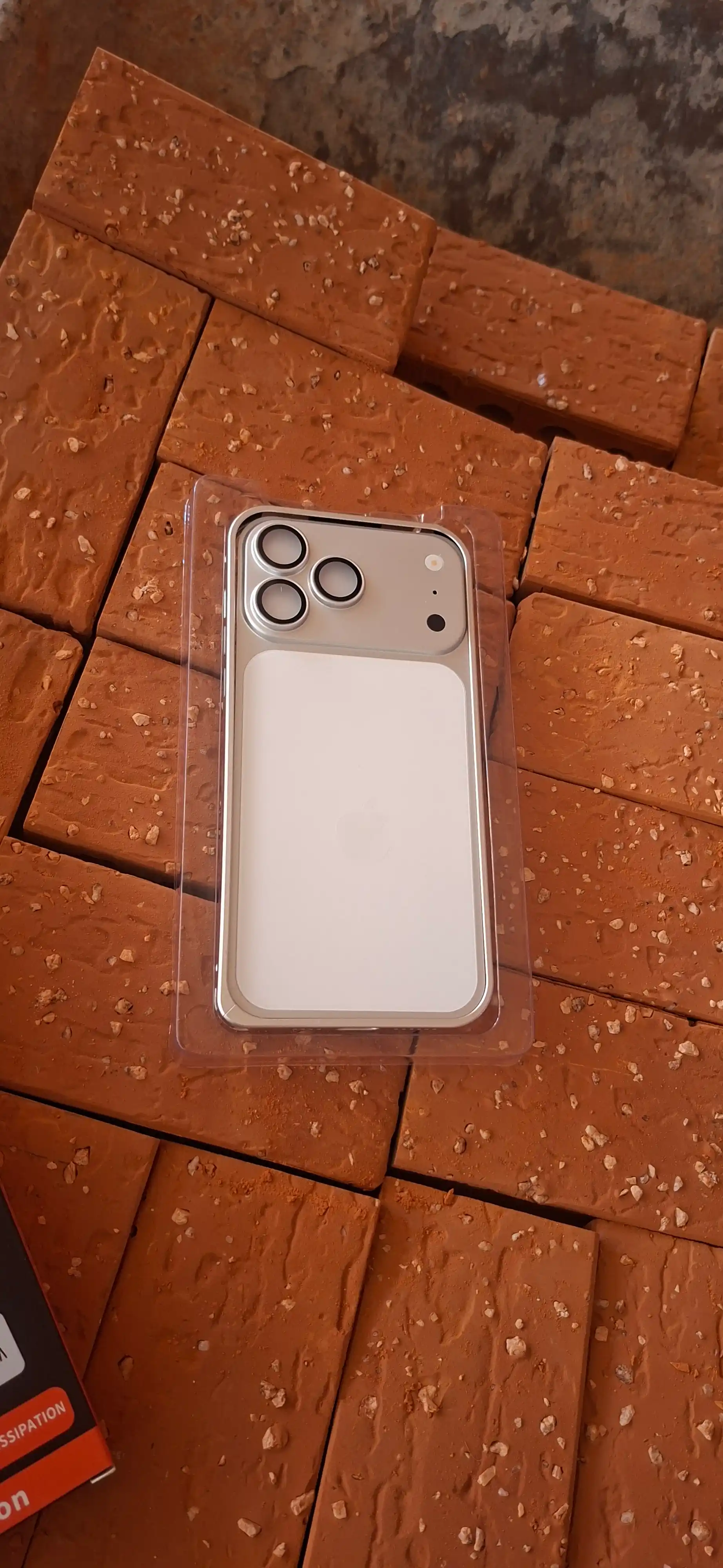 IPhone 13-17 Pro va Pro Max uchun iPhone 18 uslubidagi himoya g‘ilofi