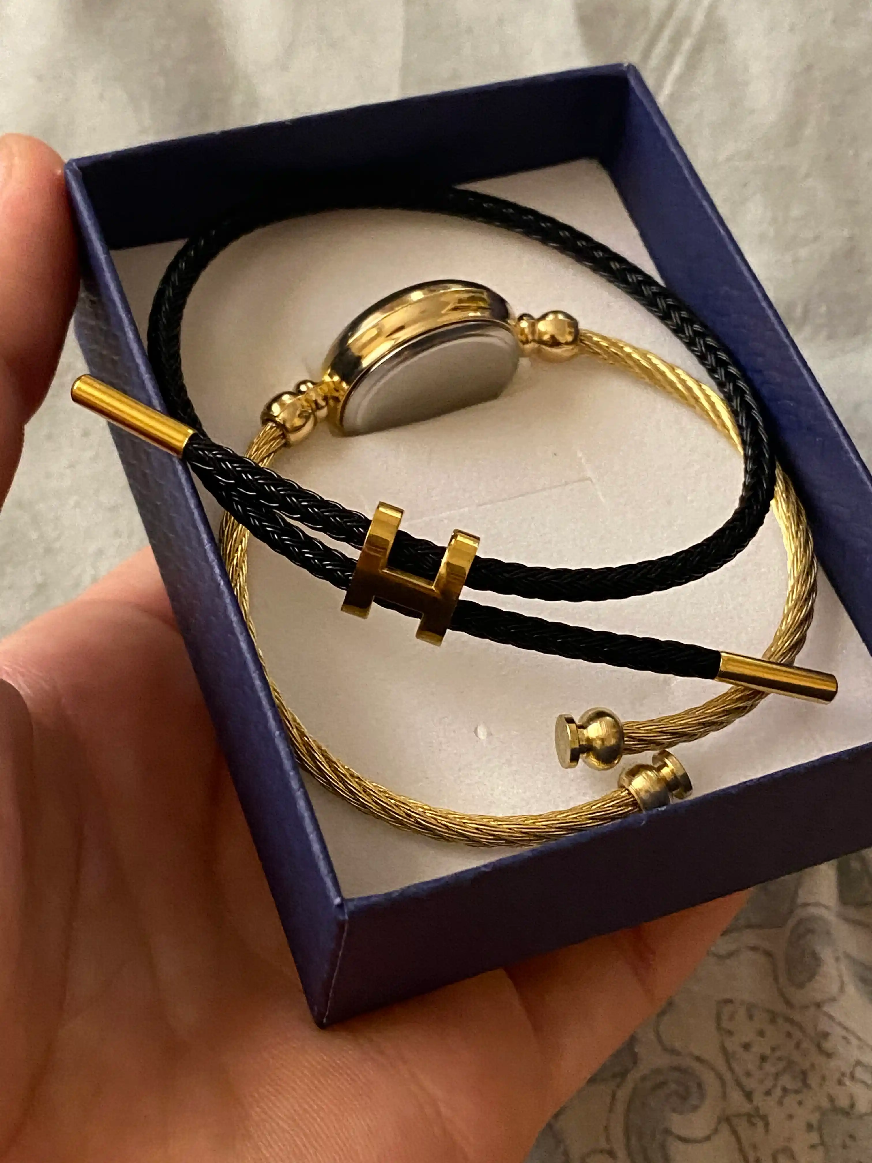 Ayollar soati va braslet nabori, Hermes braslet