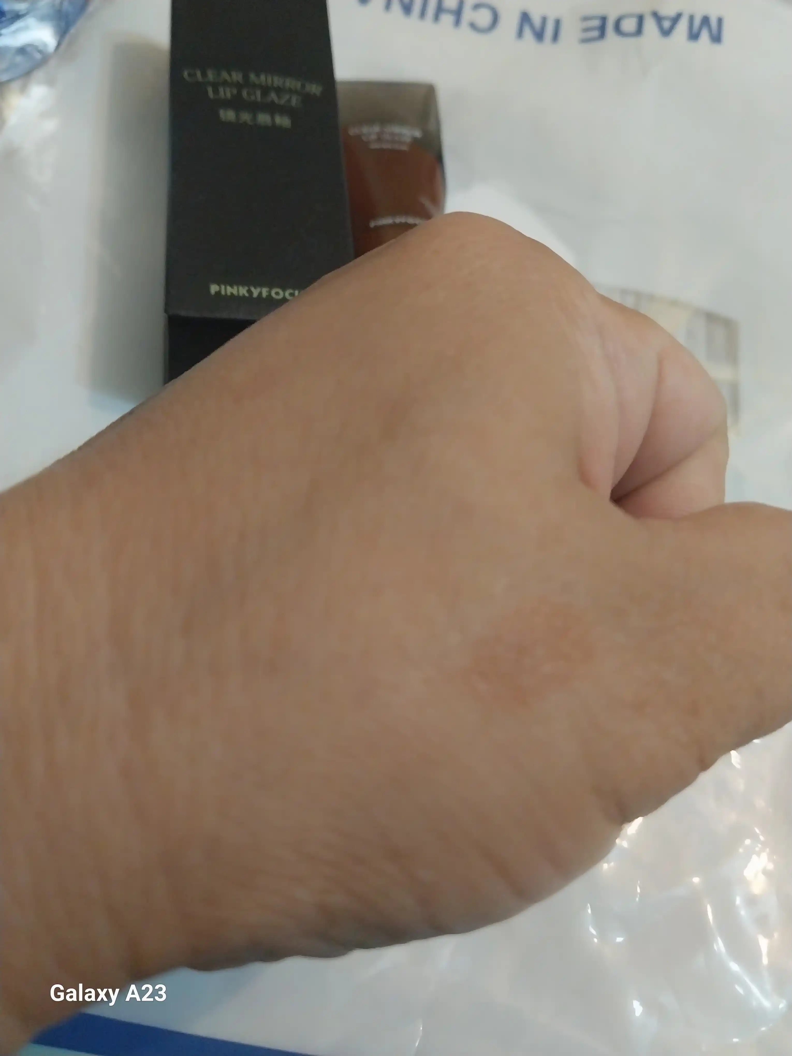 Lab uchun suyuq lab bo‘yog‘i-tint, "pomada" lak effekti, ko‘zgu yaltiroq jilo, 6 xil rang