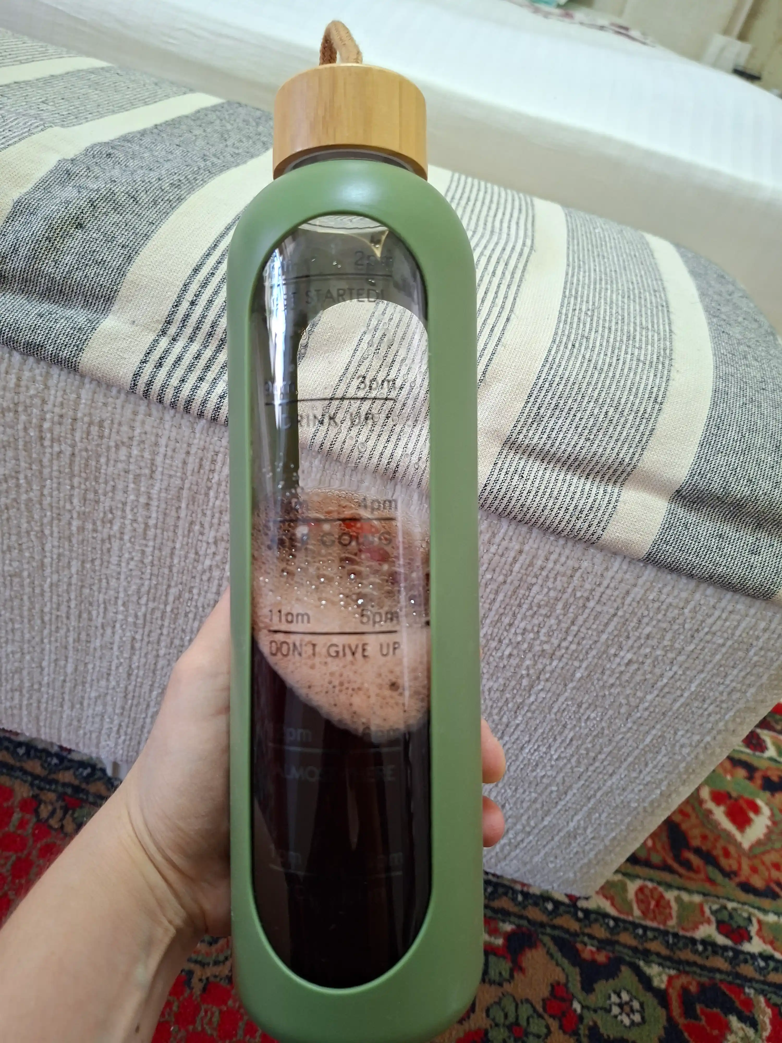 Suv uchun shkalali shaffof shisha idish, 1 liter suv butilka