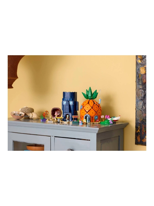 Конструктор LEGO Icons 11386 Бикини-Боттом