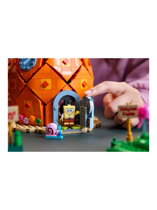 Конструктор LEGO Icons 11386 Бикини-Боттом