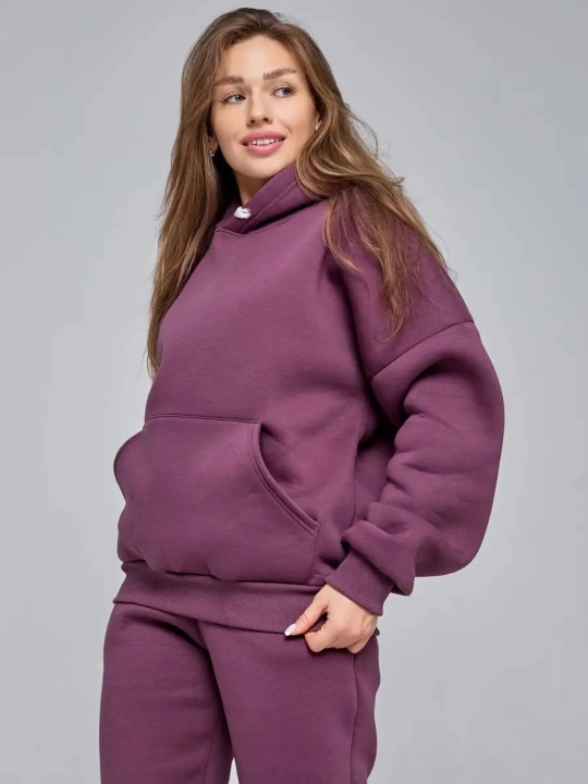 Ayollar sport kostyumi