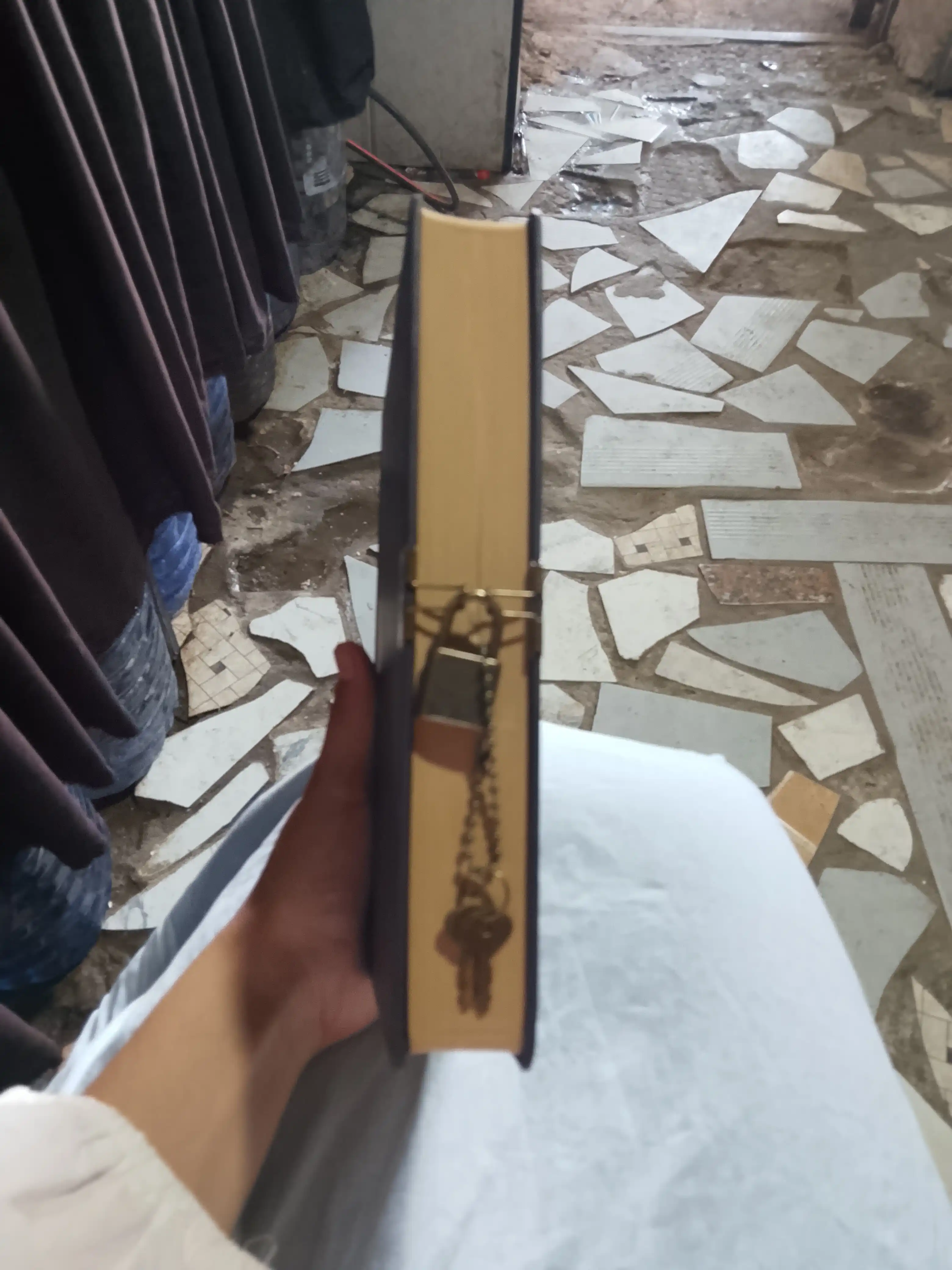 Klassik 365 kunlik kundaliklar va bloknotlar, qulf va kod bilan