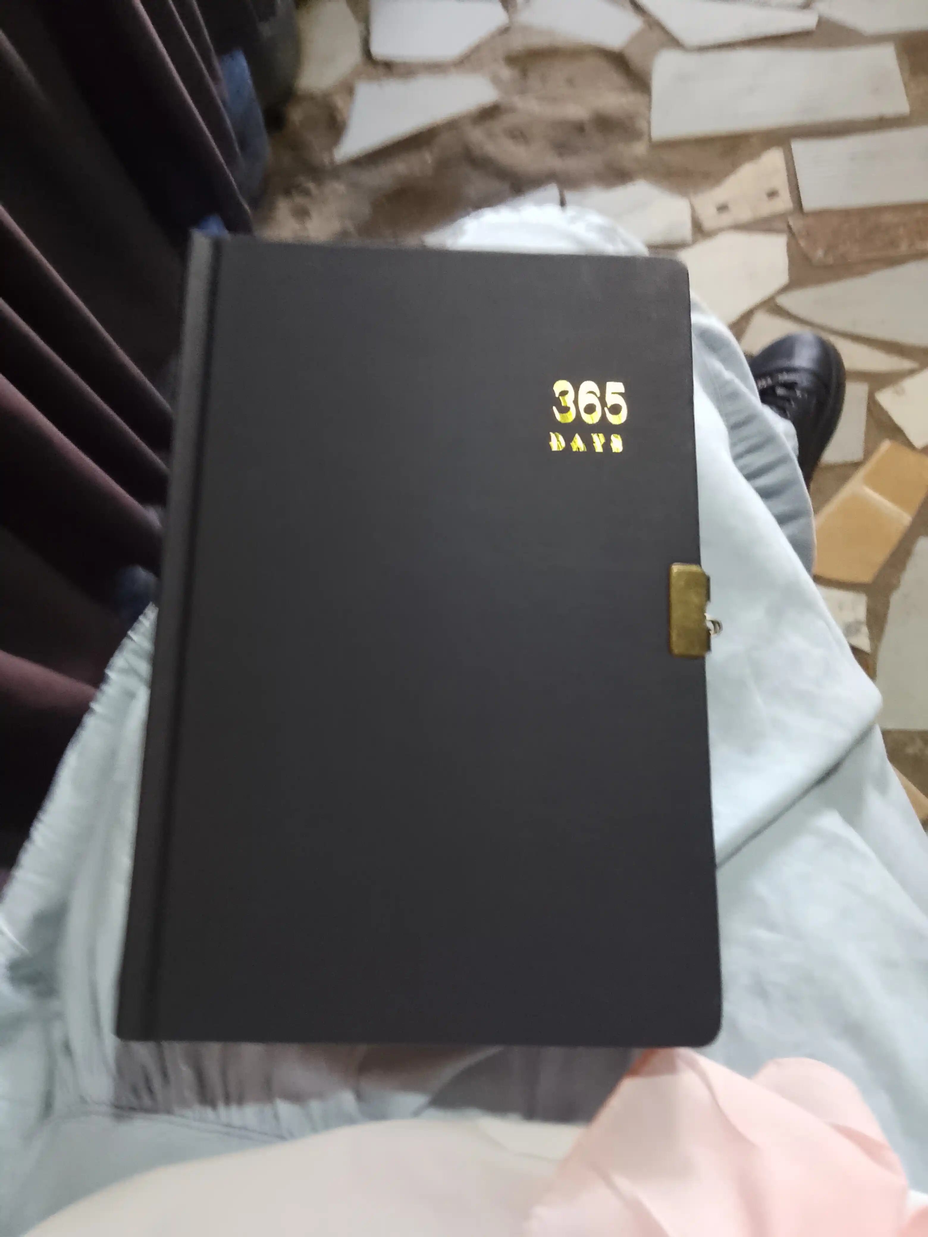 Klassik 365 kunlik kundaliklar va bloknotlar, qulf va kod bilan