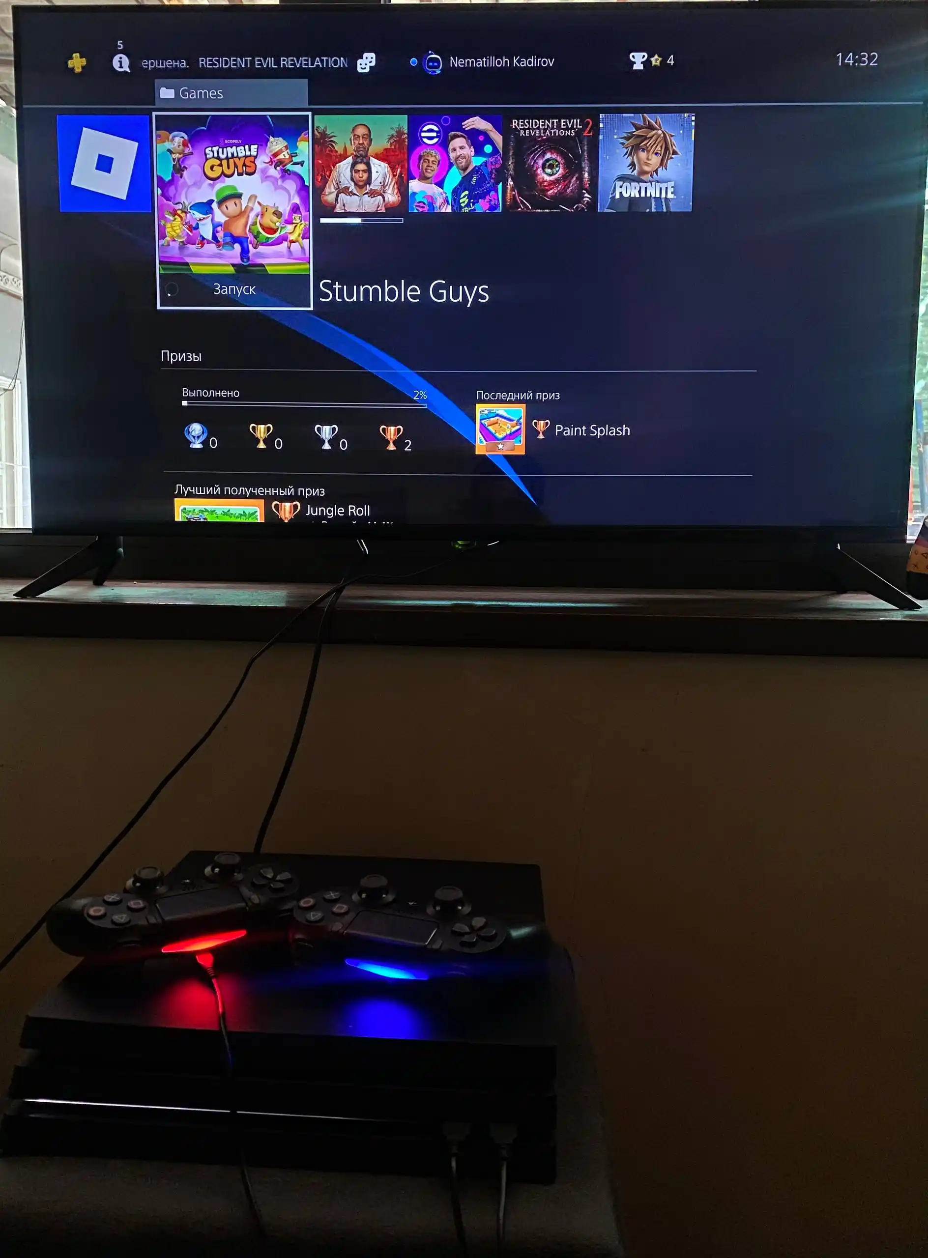 Playstation 4 PRO, 1 ТБ памяти + второй геймпад бонус + игры на готове