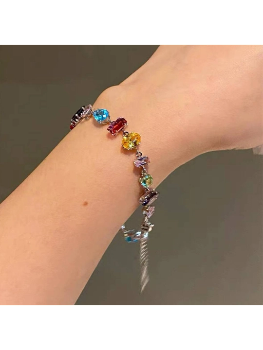SWAROVSKI «Gullar valsi» ayollar bilaguzugi, kristallar bilan bezatilgan