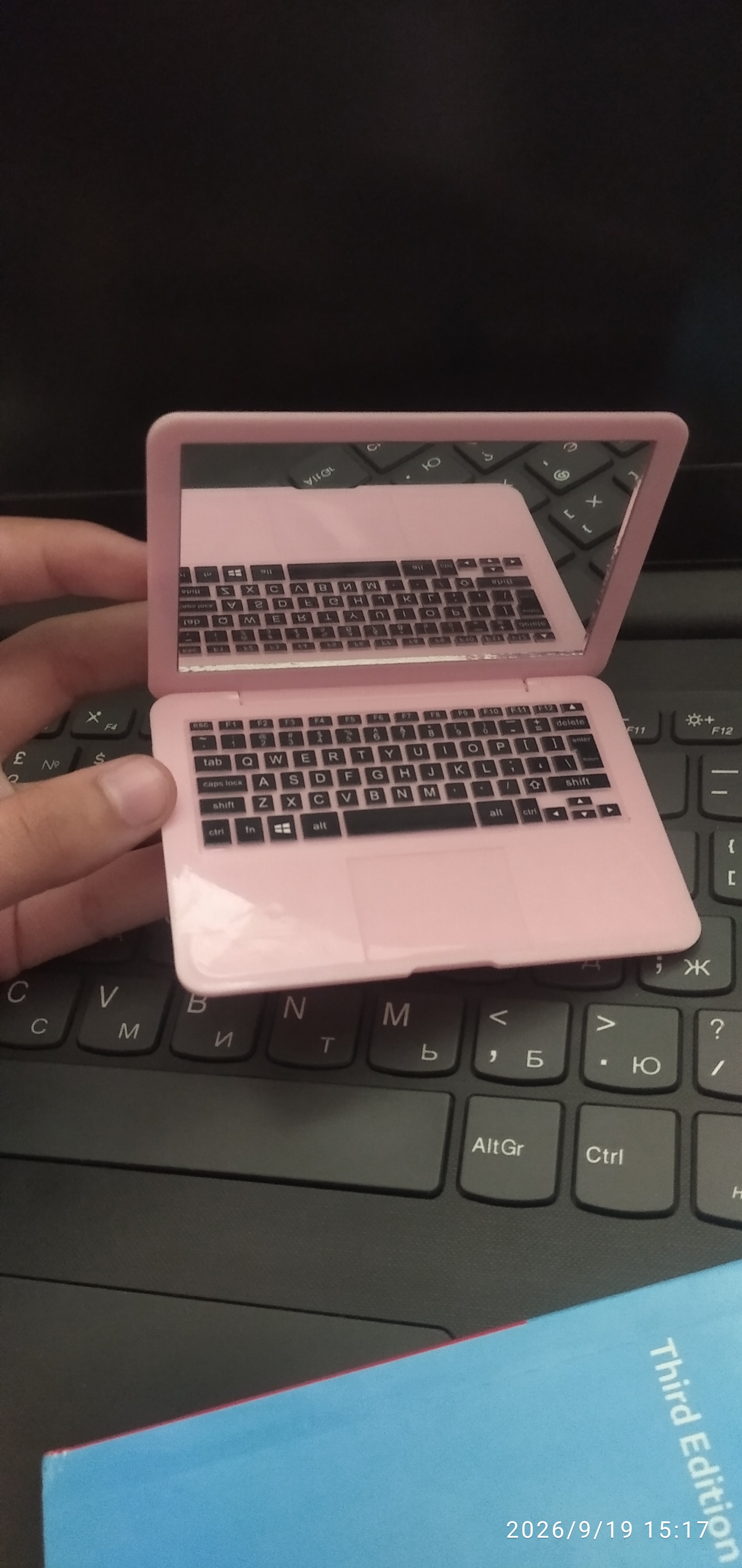 Зеркало компьютер MacBook, компактное карманное зеркальце для макияжа в ноутбуке