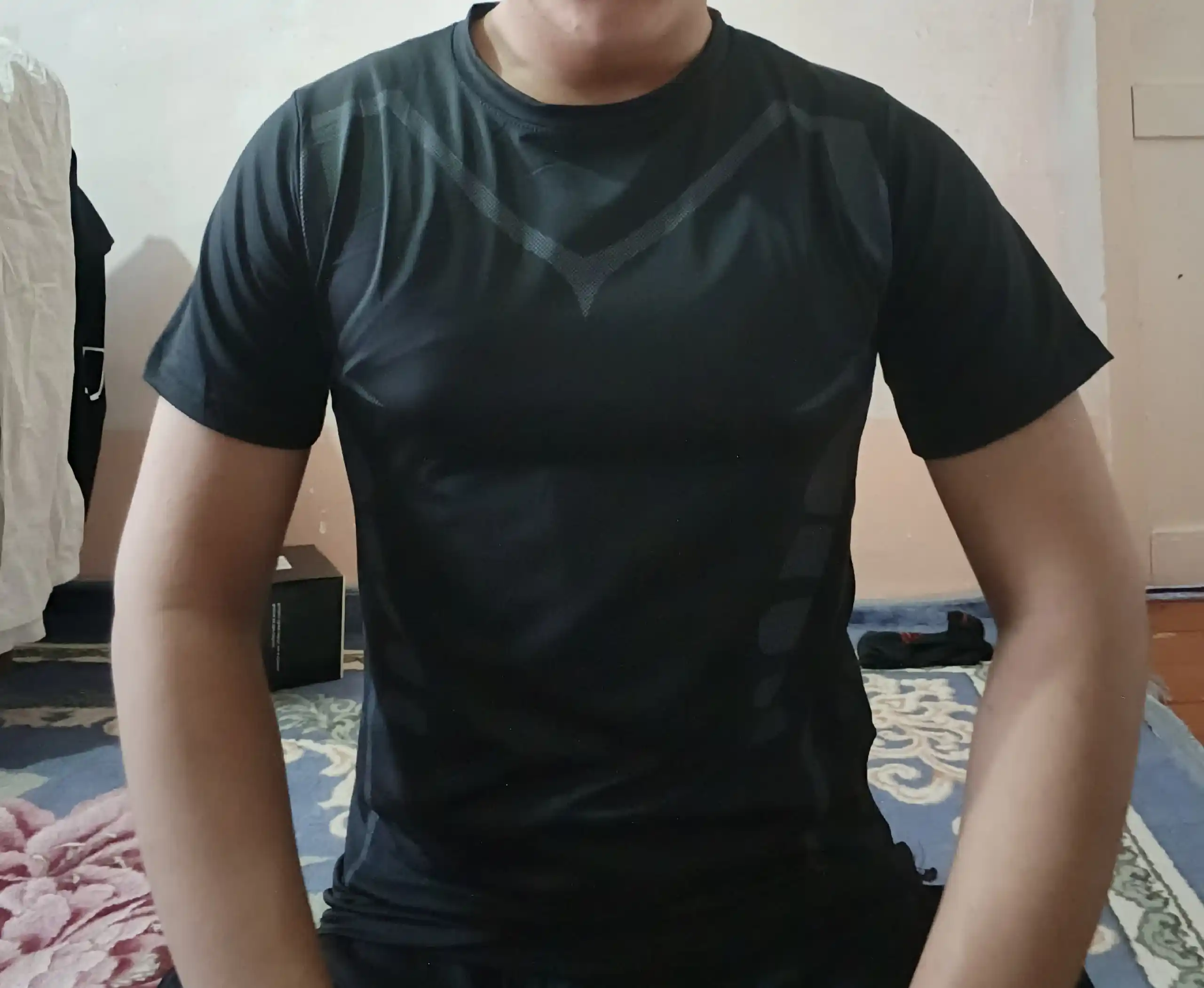 Erkaklar uchun kompression sport futbolkasi zal va fitnes uchun rashgard