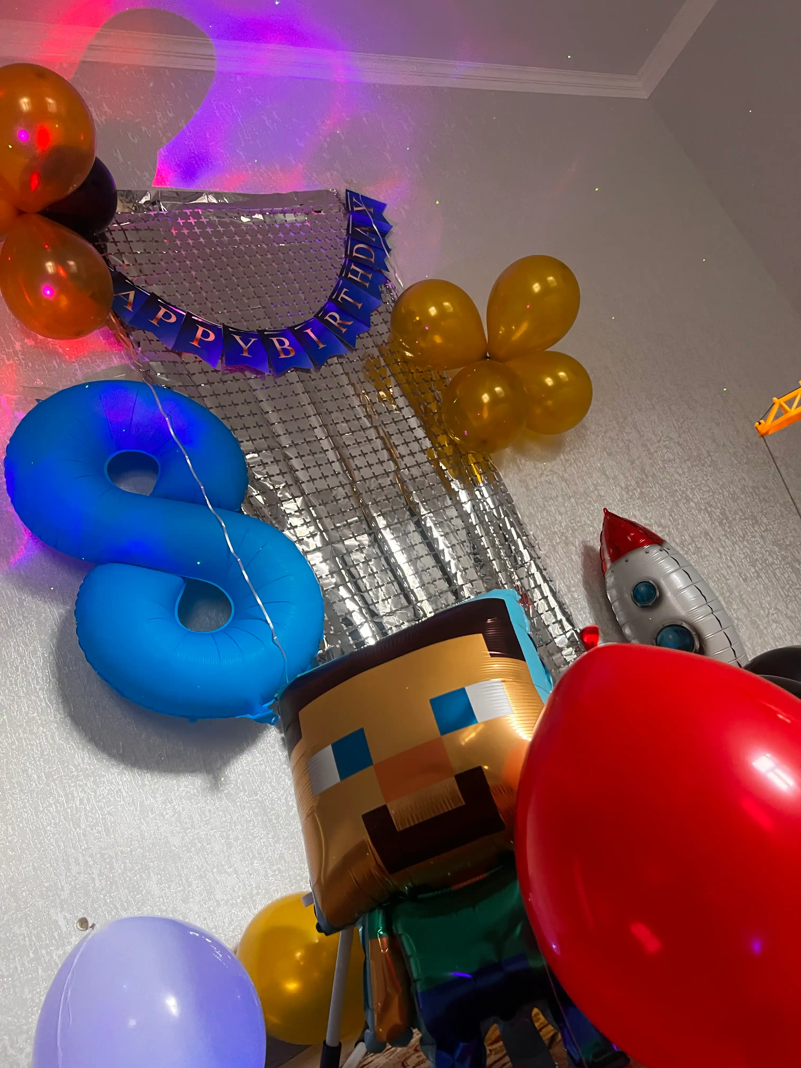Комплект шаров в стиле Minecraft: фольгированные и латексные шары