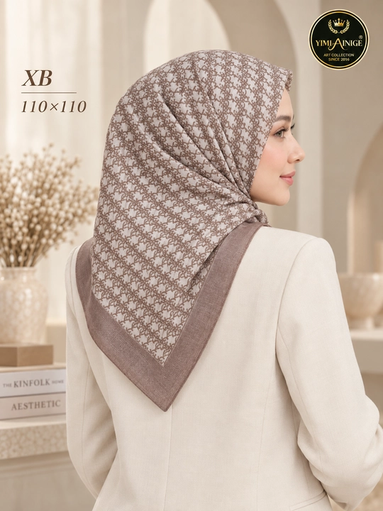 Ayollar uchun XB ro‘mol 110×110 sm, Dior uslubidagi monogram naqshli bosh ro‘mol