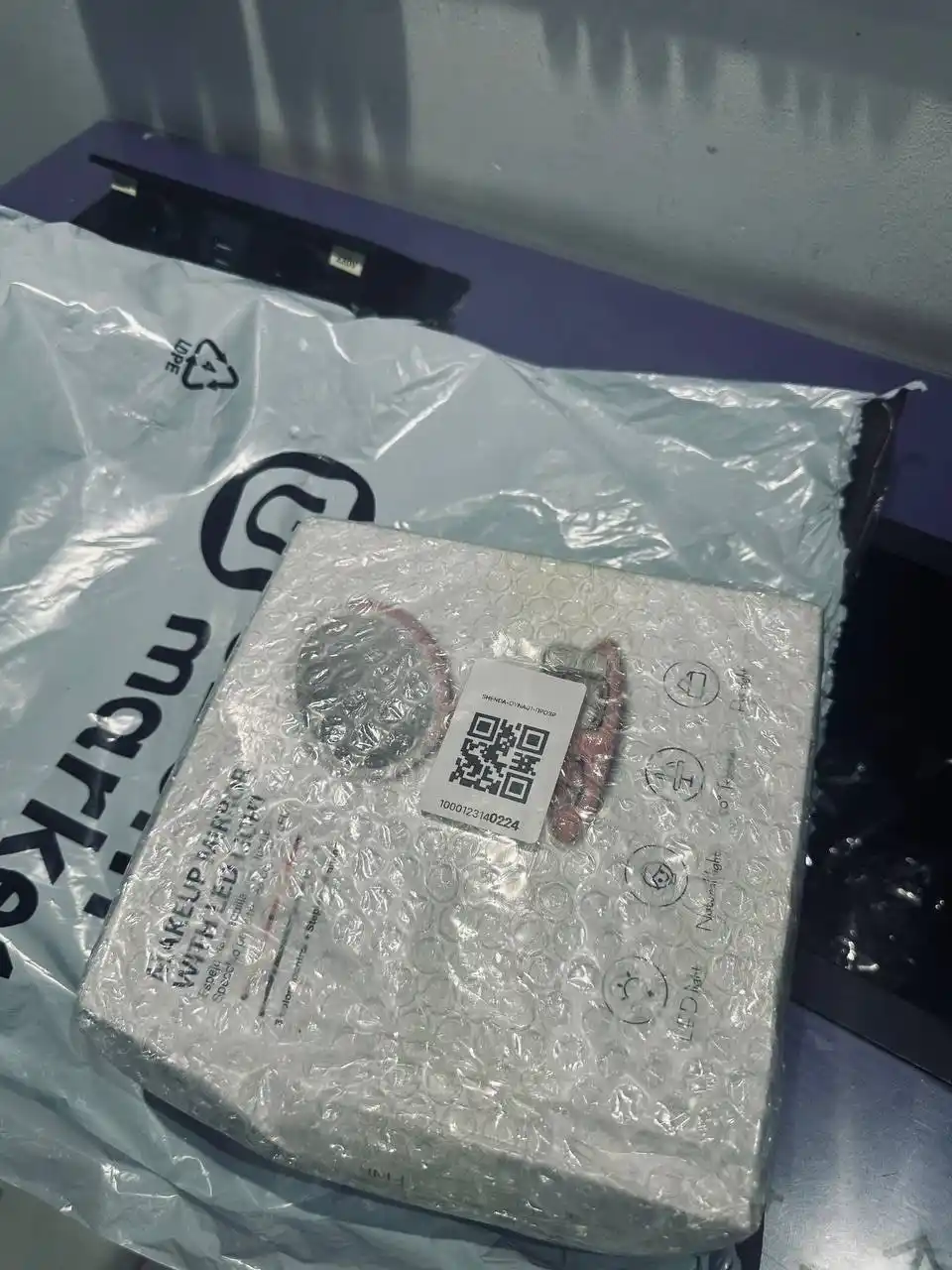 LED yoritgichli buk kosmetik o'ynacha, USB zaryadlovchi, 3 ta yoritish rejimi