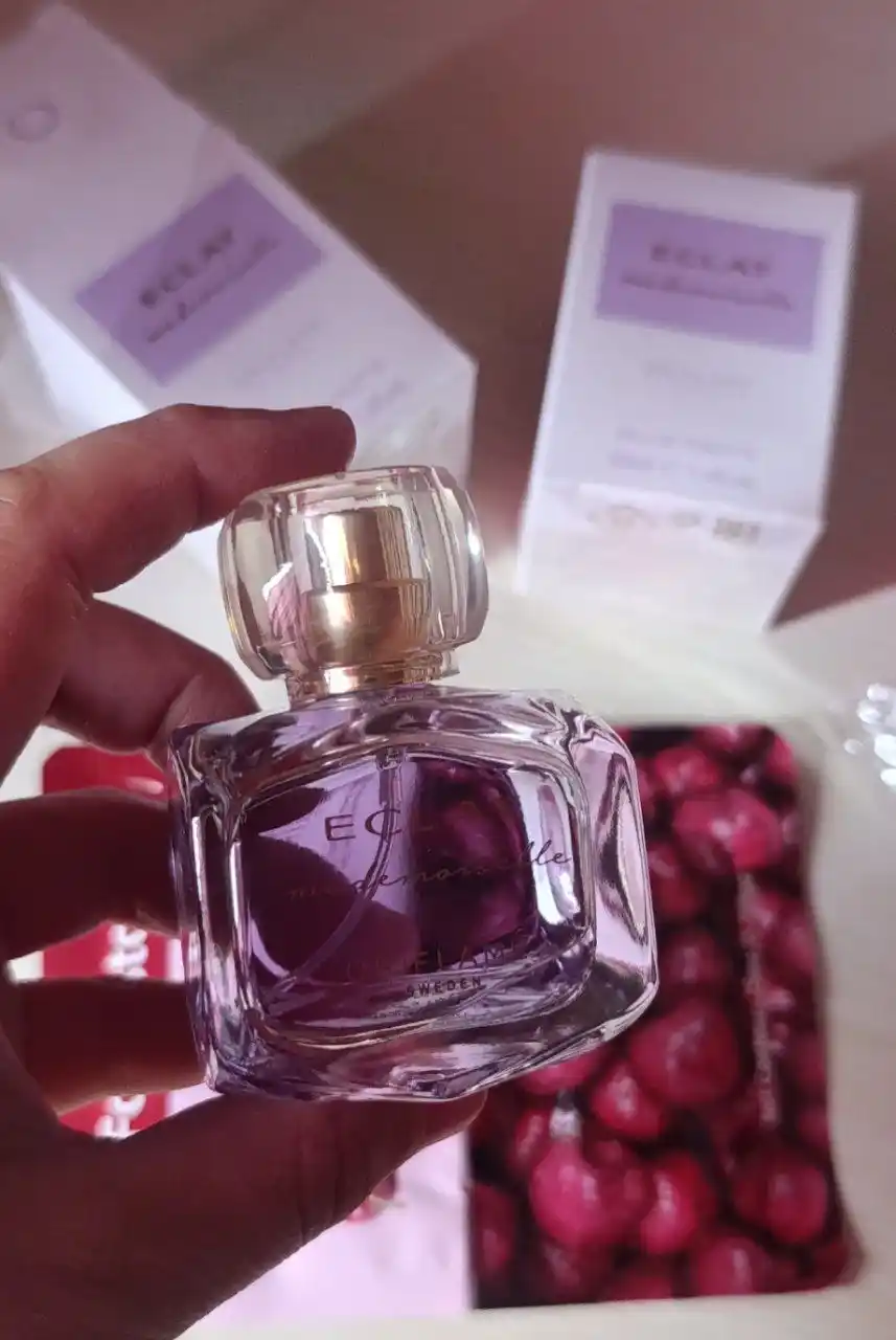 Ayollar Xushbo'ylangan suv Eclat Mademoiselle  50 ml — nafis va yoqimli hidli parfum