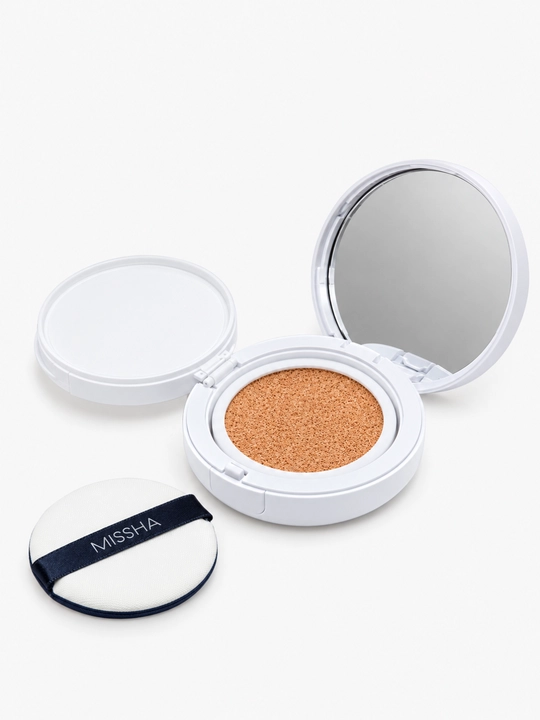 Yuz uchun tonal kushon Missha Magic Cushion Moist Up namlantiruvchi bilan