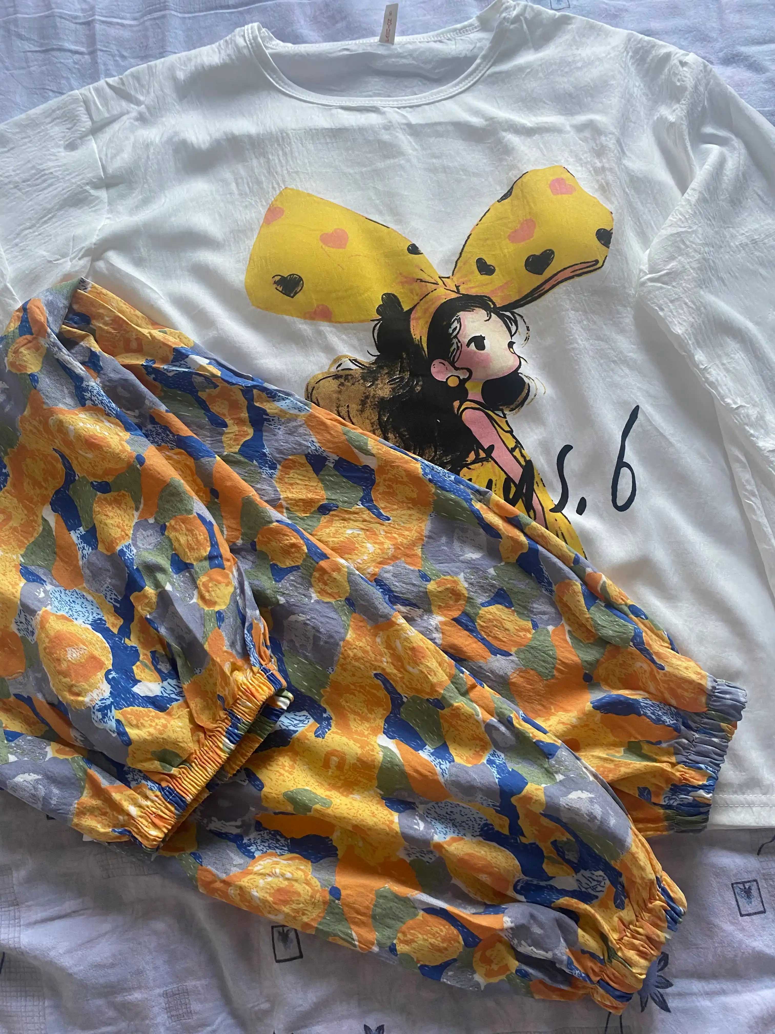 Ayollar pijamasi va shimi