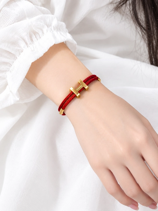 Элегантный и современный браслет Hermès