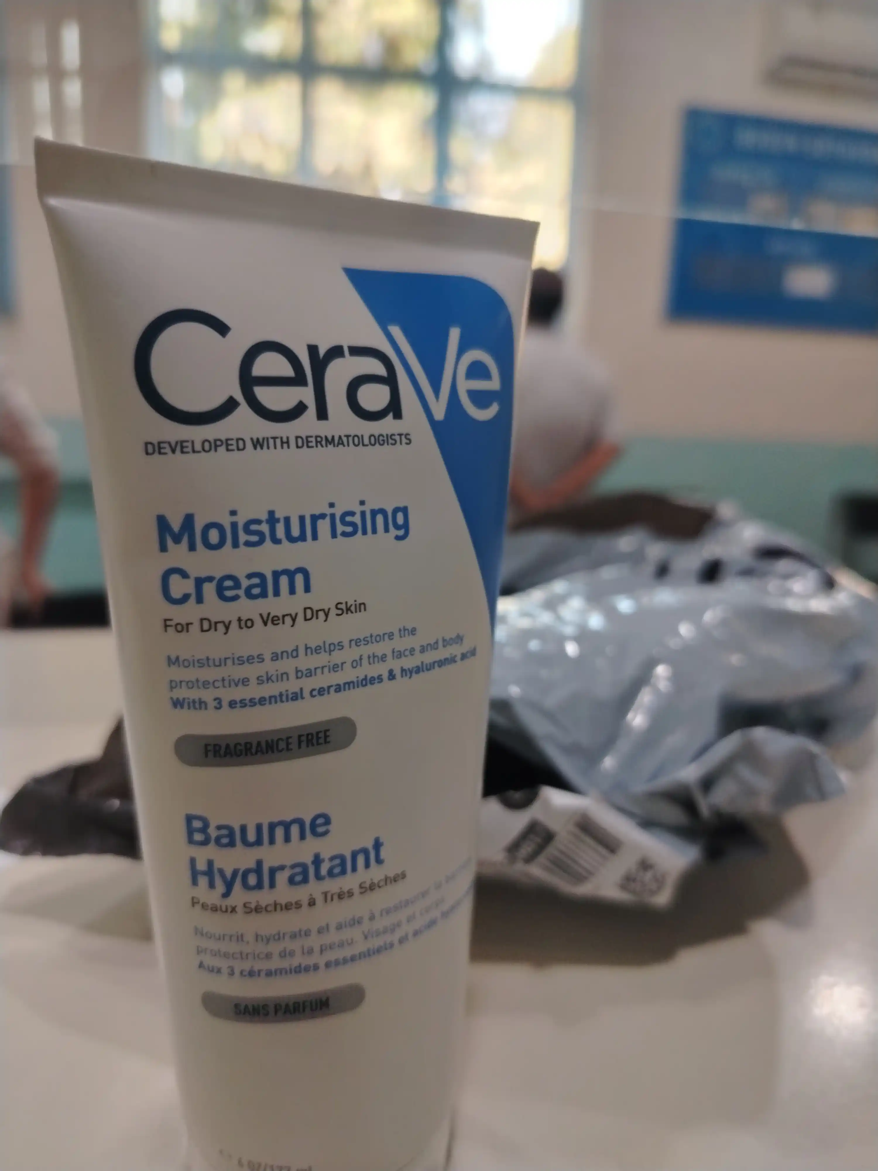 CeraVe Quruq va juda quruq yuz va badan terisi uchun namlantiruvchi krem, (177 ml)