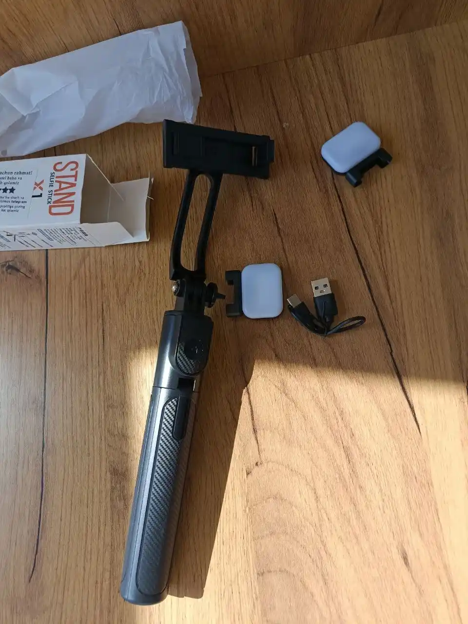 Shtativ telefon 100 sm 2ta LED chiroq sovg'a & Bluetooth pult mavjud selfi tayoqchasi