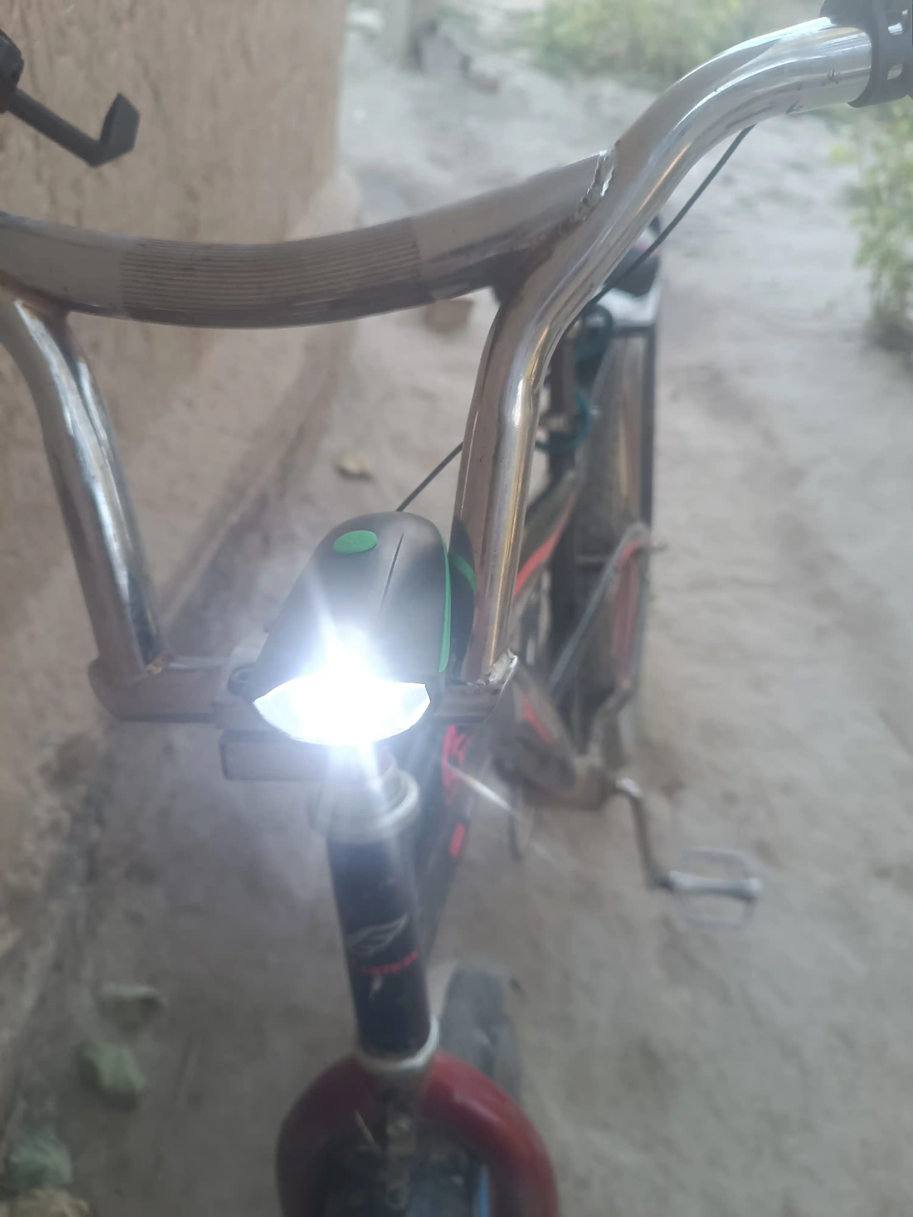 Fonar + signal, LED, batareyali, USB Type-C, velosiped chirog‘i