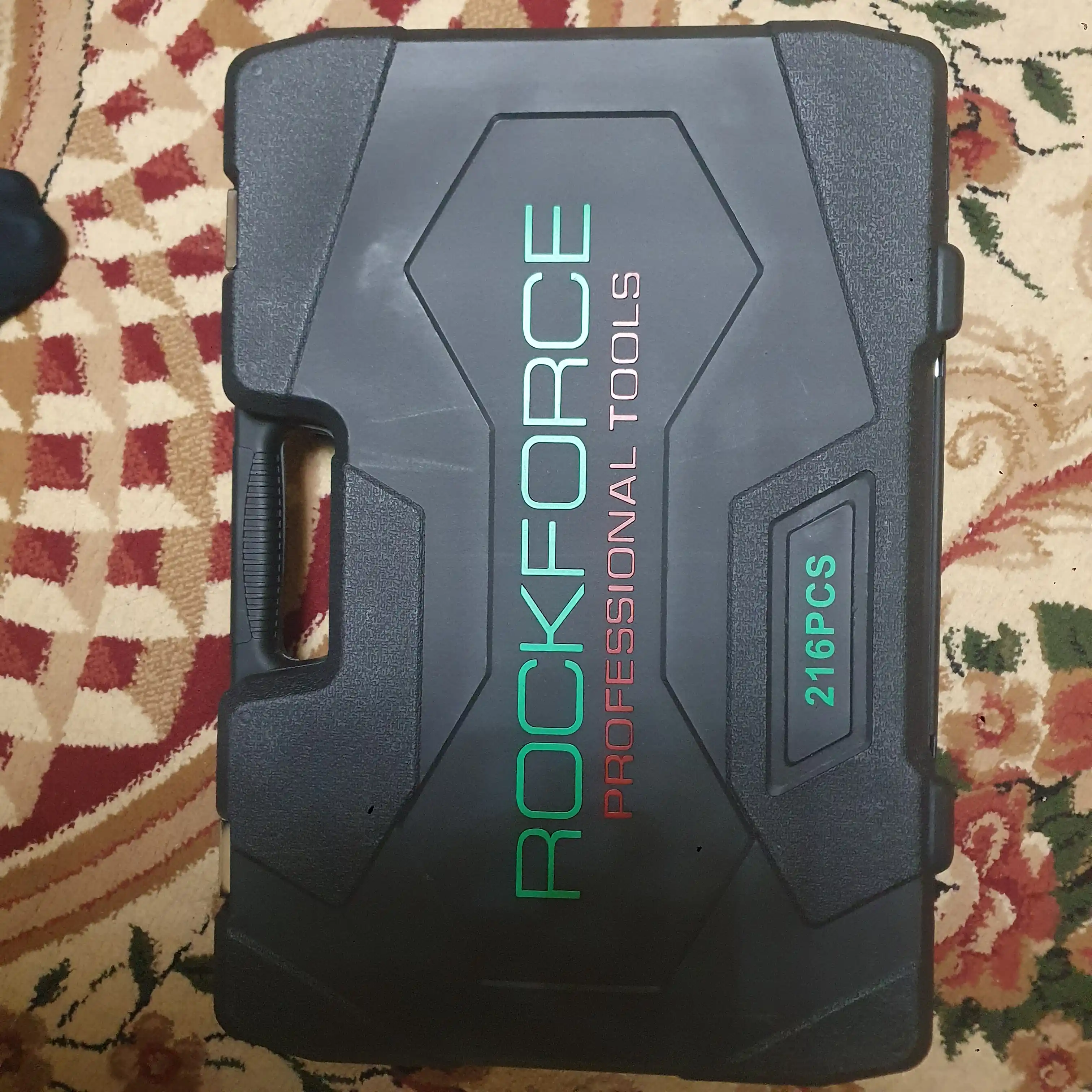 Rockforce nabor kluch 108 tadan 216 tagacha buyum bo'lgan asboblar va kalitlar to'plami