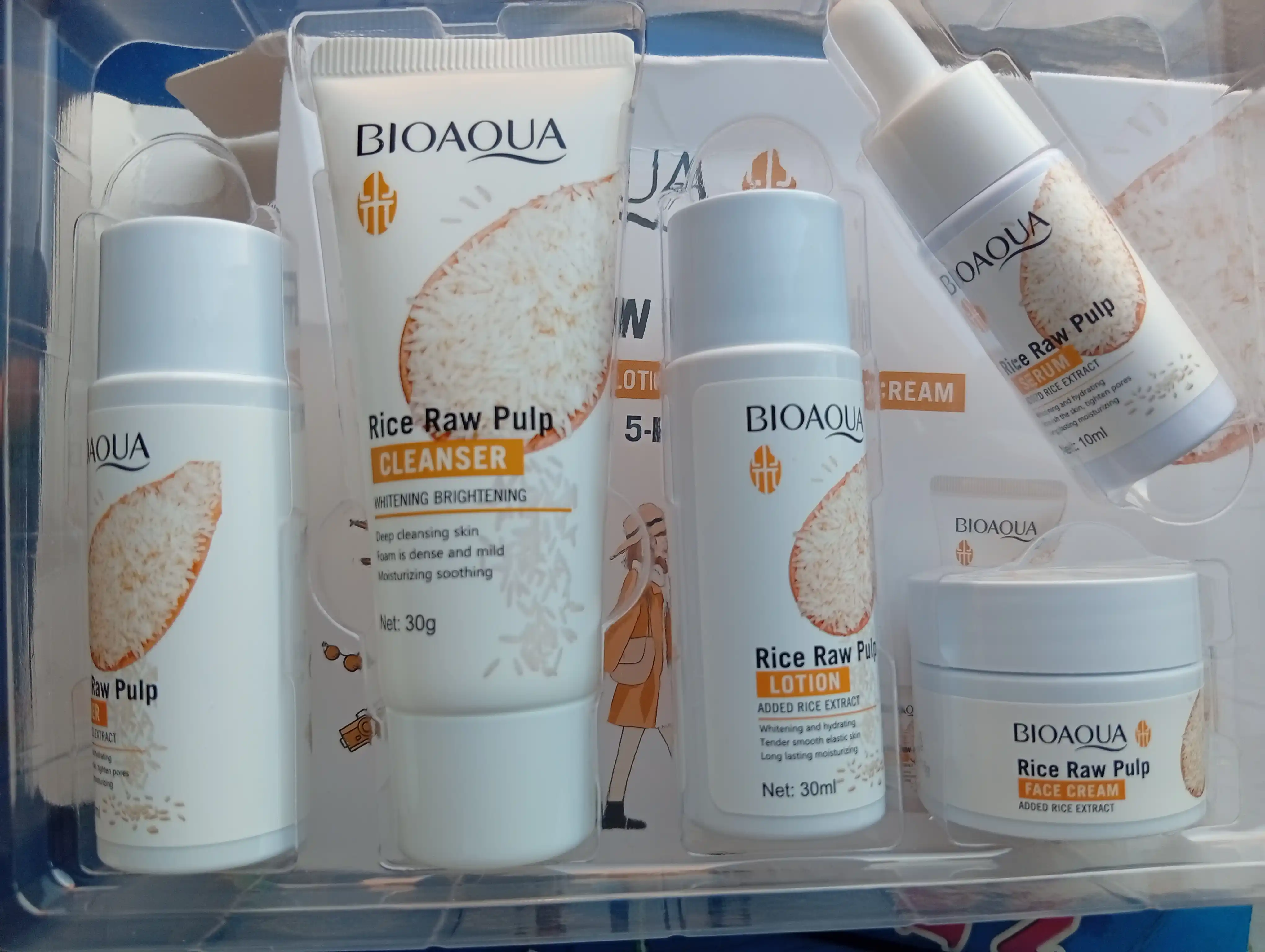 BIOAQUA Rice Raw Pulp Осветляющий и увлажняющий дорожный набор для ухода 5 предметов