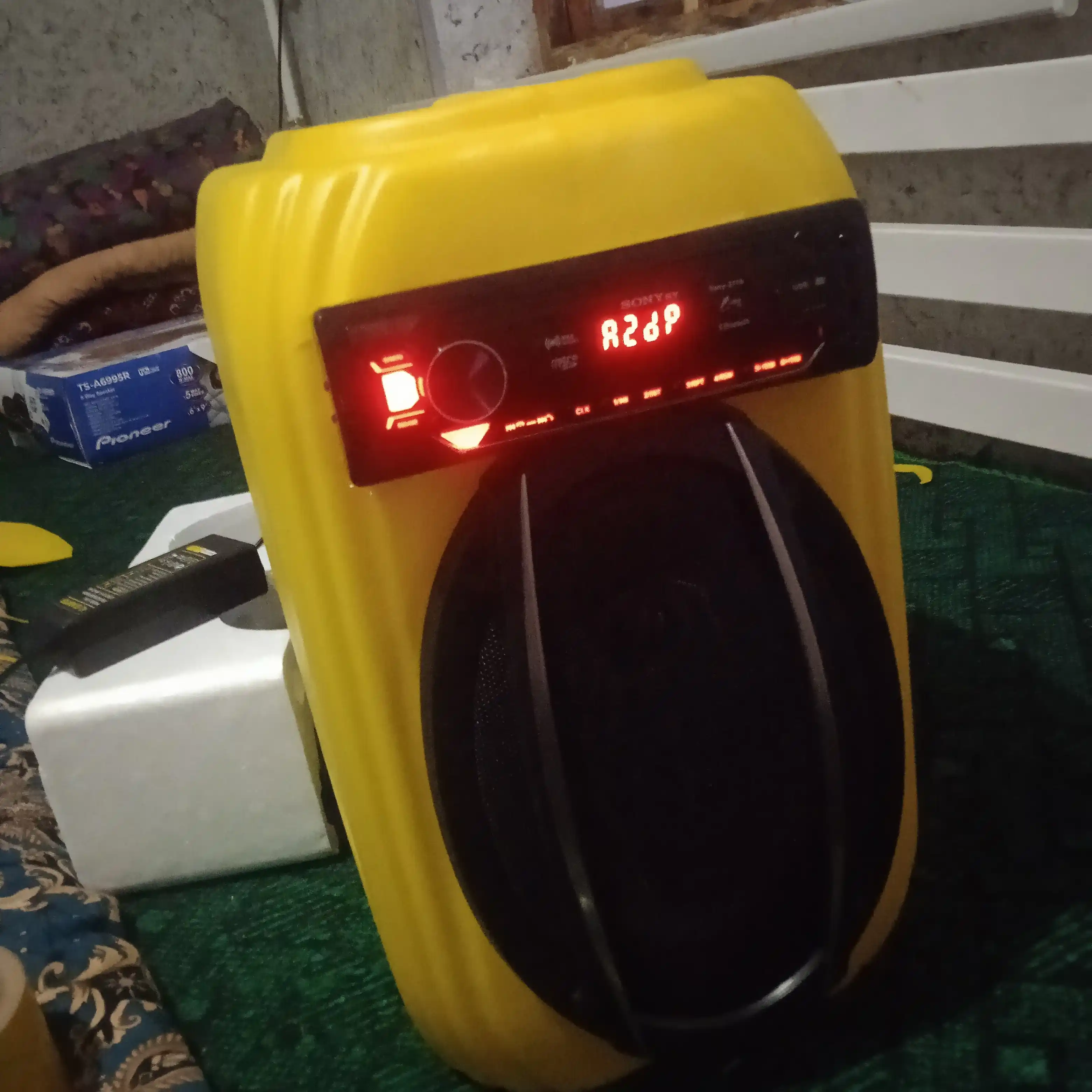 Автомобильный магнитофон SONY MP3 радио BT 1775