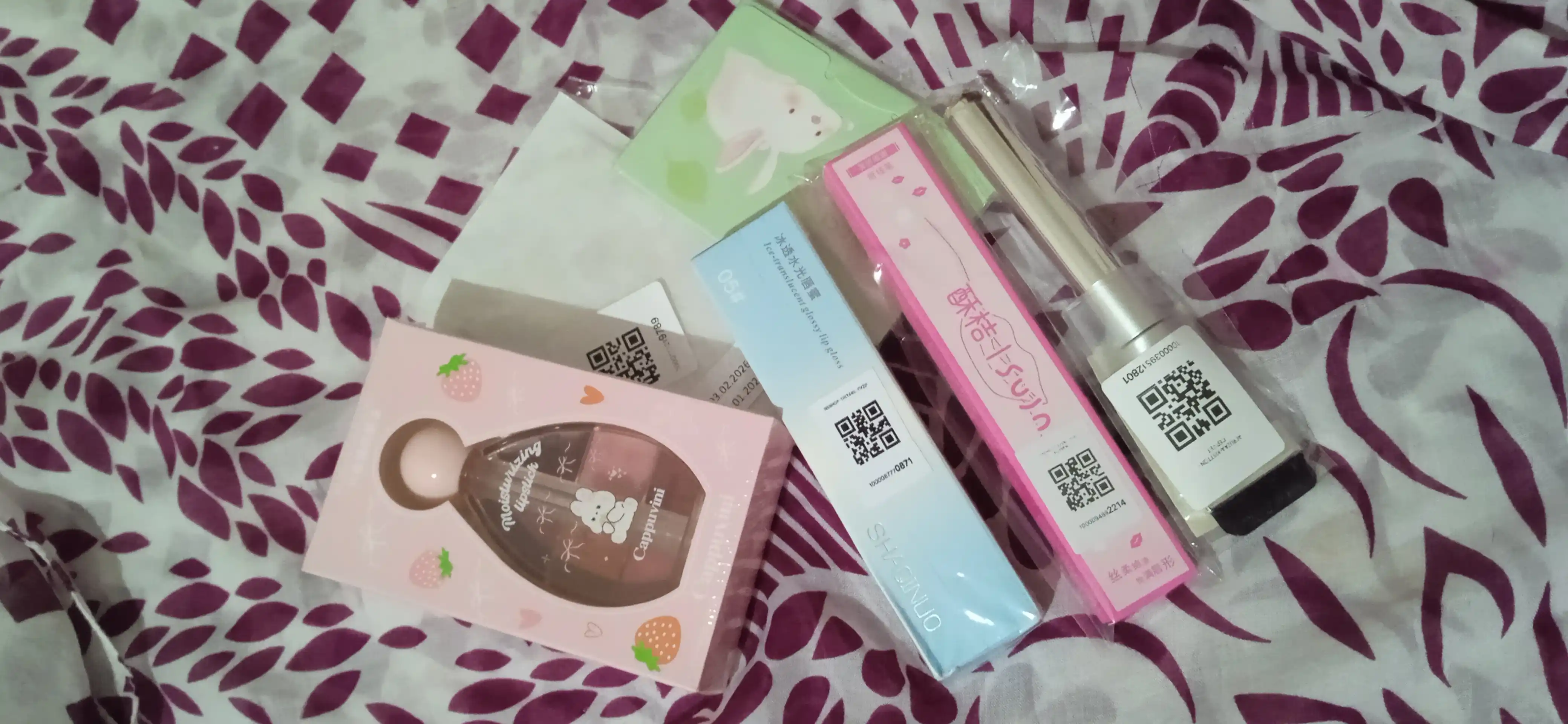 Cappuvini Moisturizing Lipstick – Ayollar uchun lab bo'yog'i