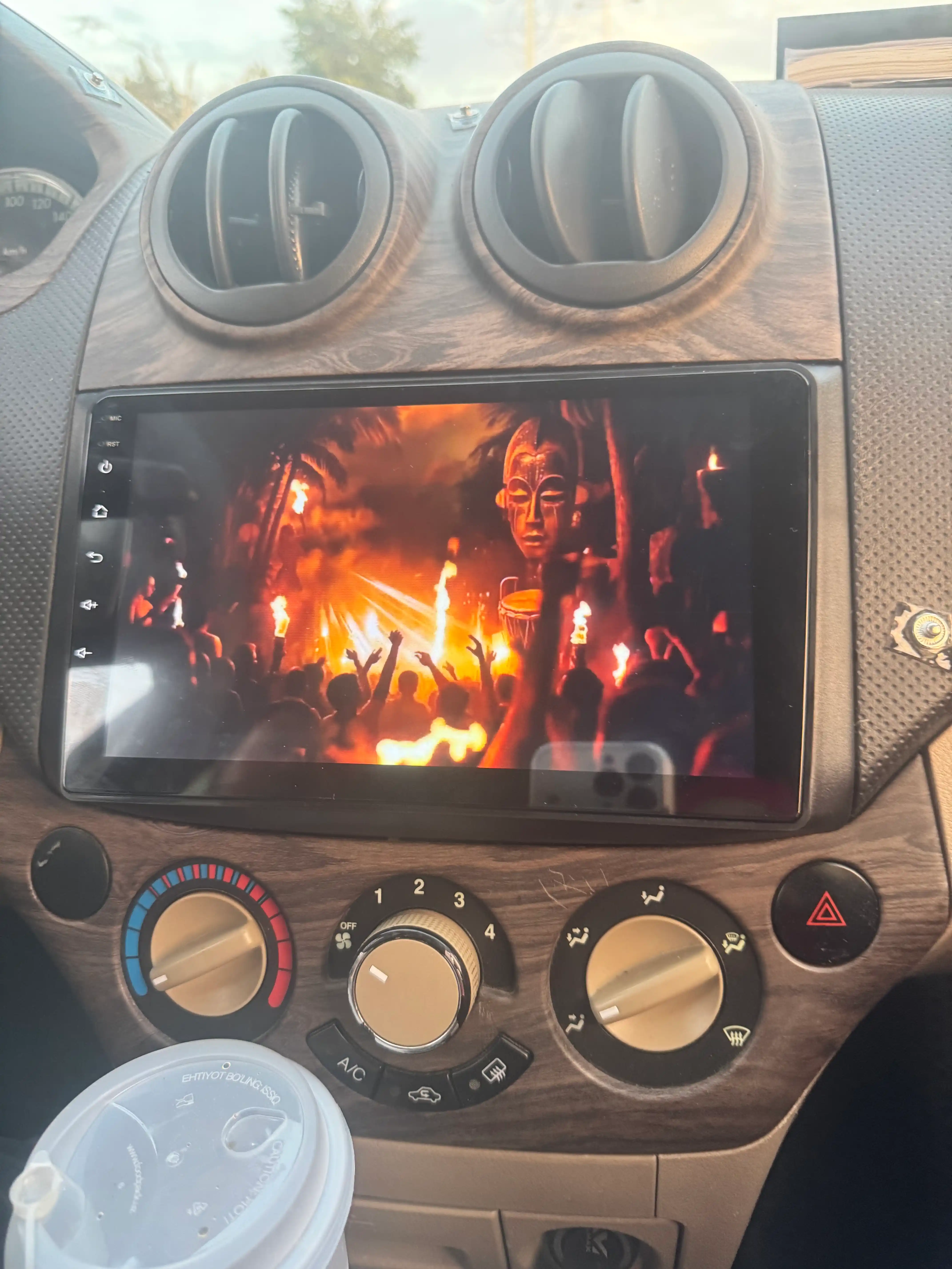 Автомонитор —Android Wi-Fi CAR PLAY 6/64 ГБ универсал экран без мерцания без нагрева 1 год