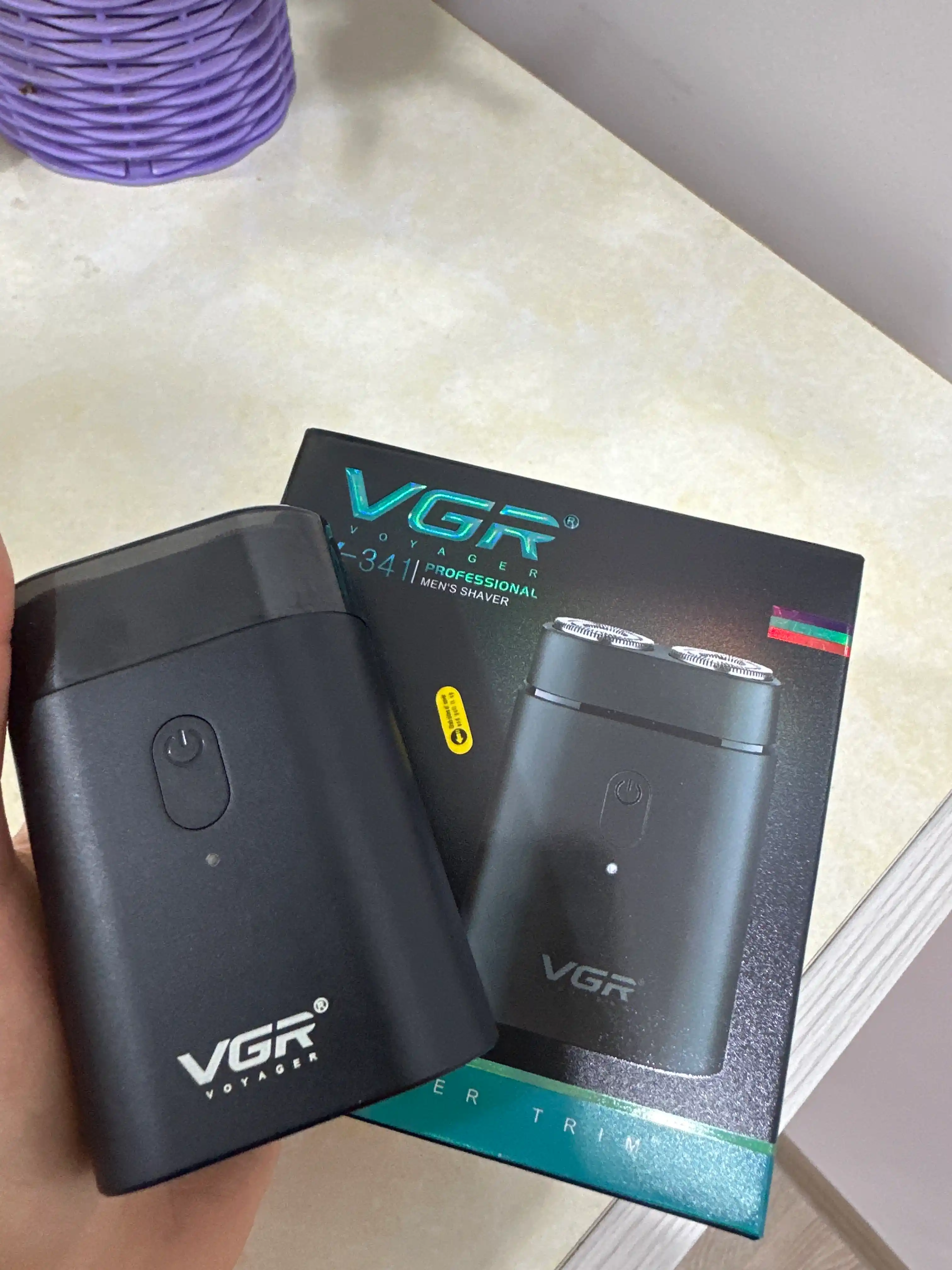Elektr ustara VGR V-341, simsiz shaver, portativ, erkaklar uchun