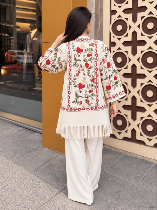 Ayollar uchun milliy naqshli oversize kardigan-poncho, 46–54 o‘lcham issiq va qulay modeli