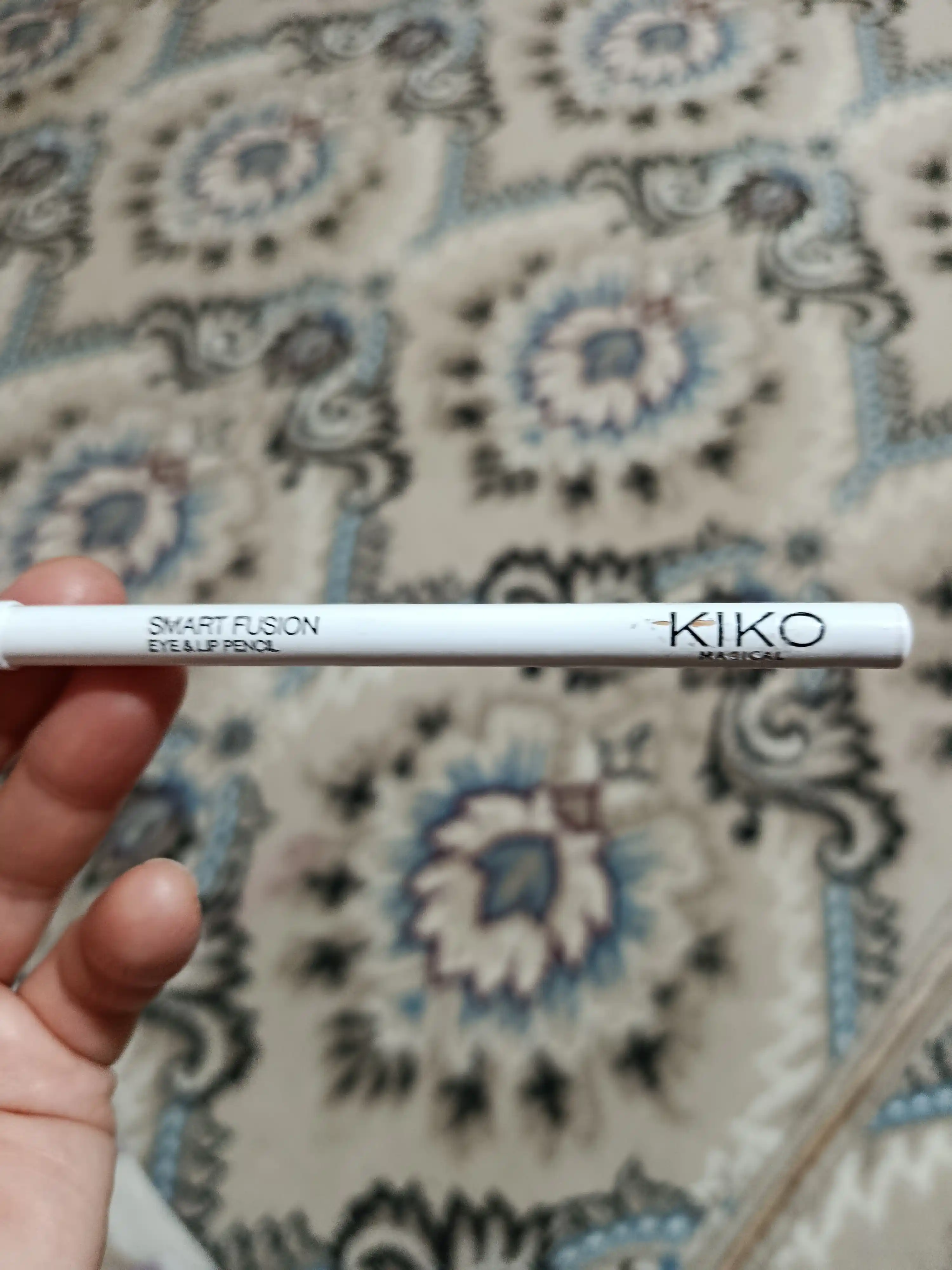 KIKO карандаш для глаз белый, мягкая текстура
