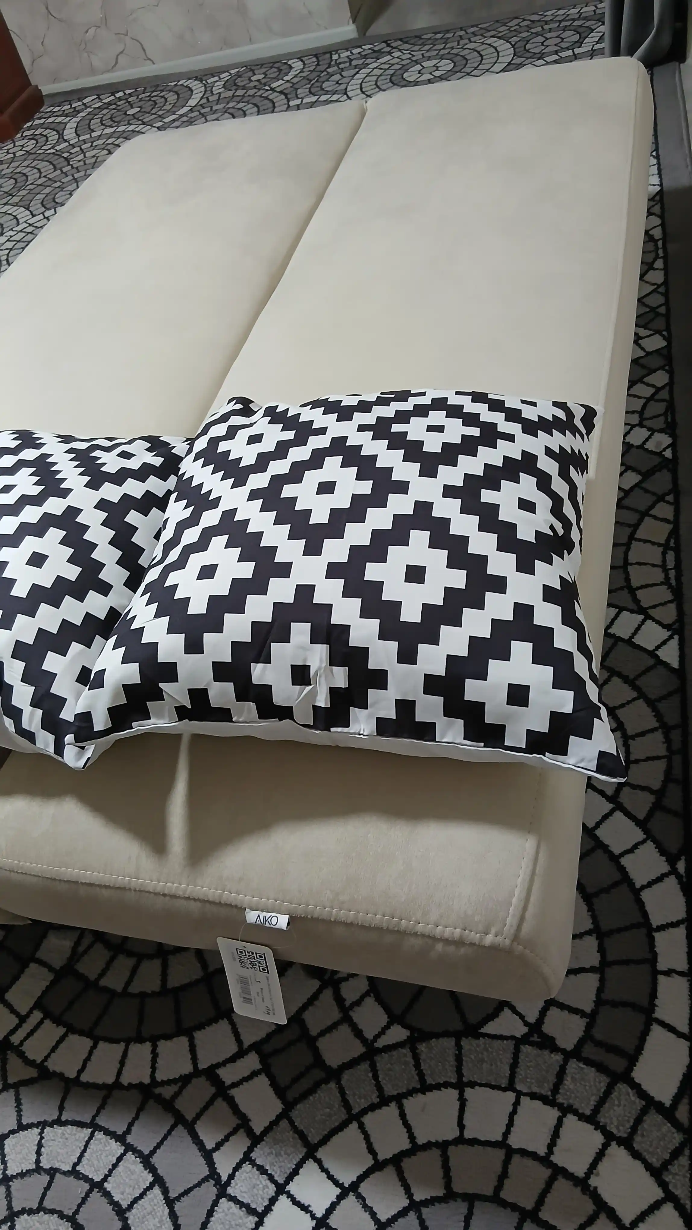 AIKO Izzi yig‘ma divan, ikki kishilik, kitobcha mexanizmi bilan, 175 x 110 sm