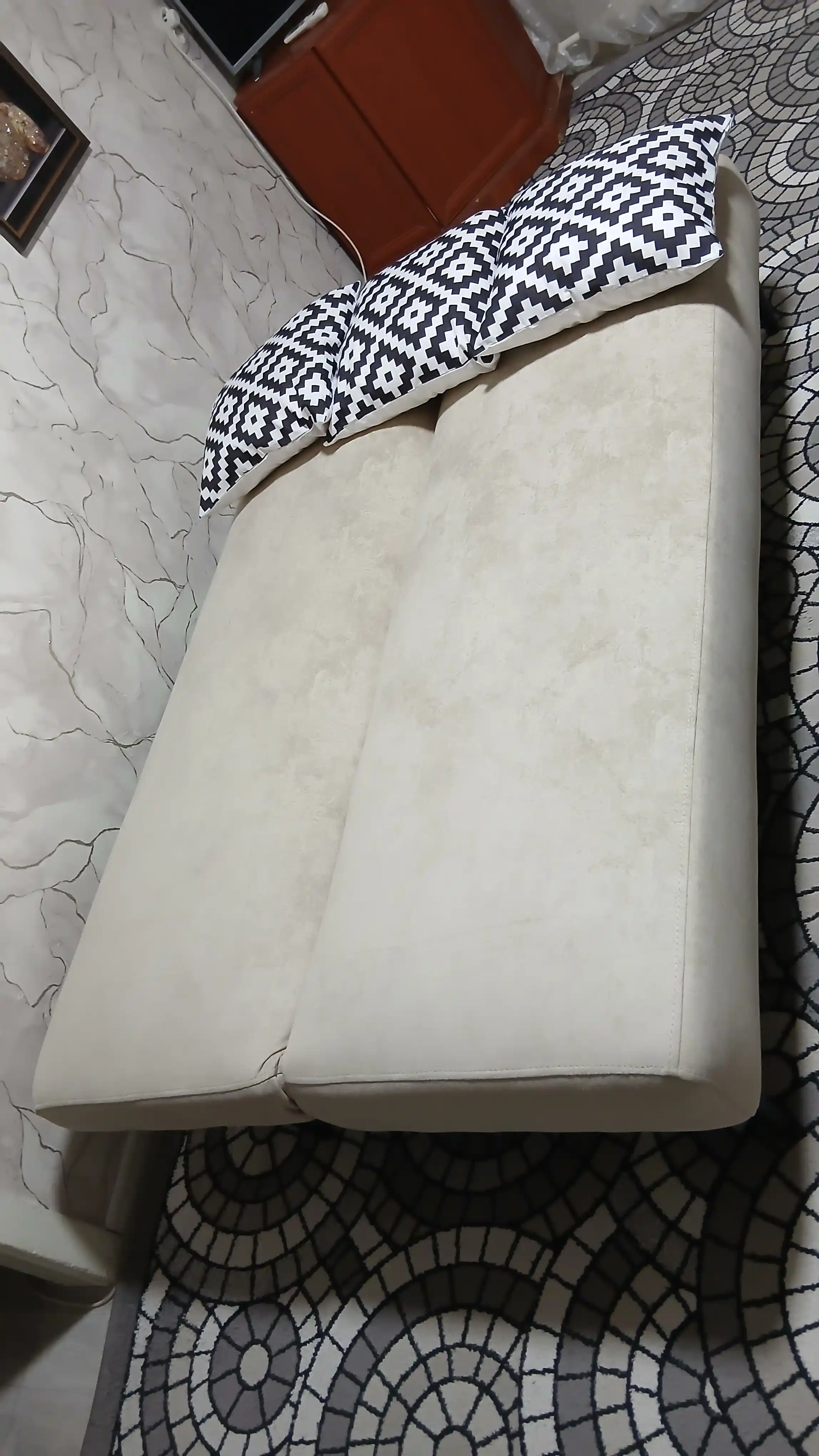AIKO Izzi yig‘ma divan, ikki kishilik, kitobcha mexanizmi bilan, 175 x 110 sm