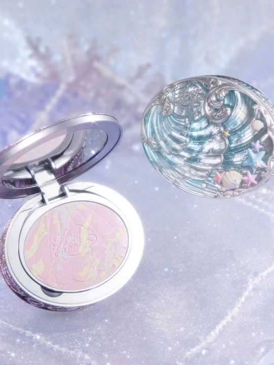 Flower Knows Pearl Shell компактная пудра для лица в перламутровом футляре