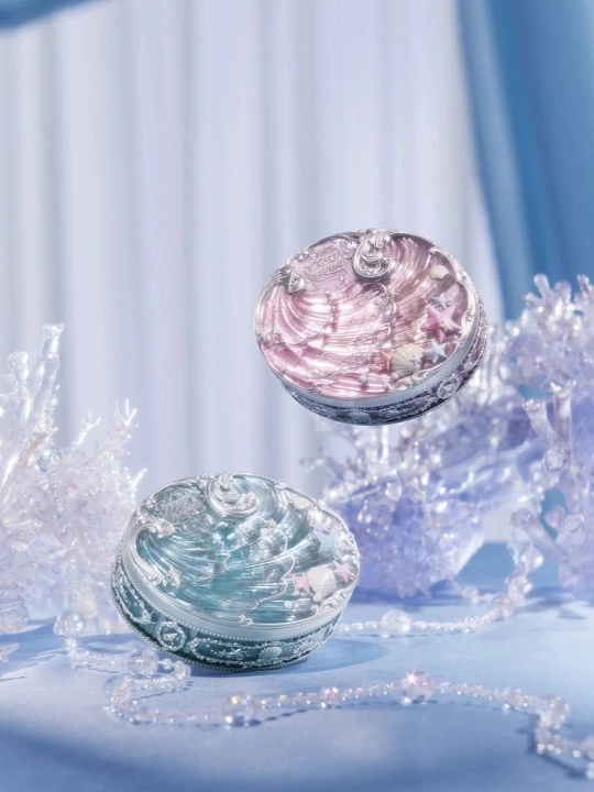 Flower Knows Pearl Shell компактная пудра для лица в перламутровом футляре